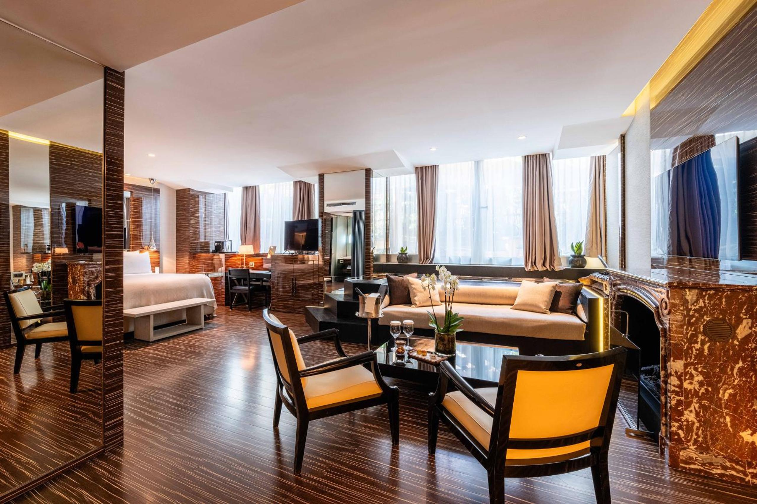 Suite with Zen Garden