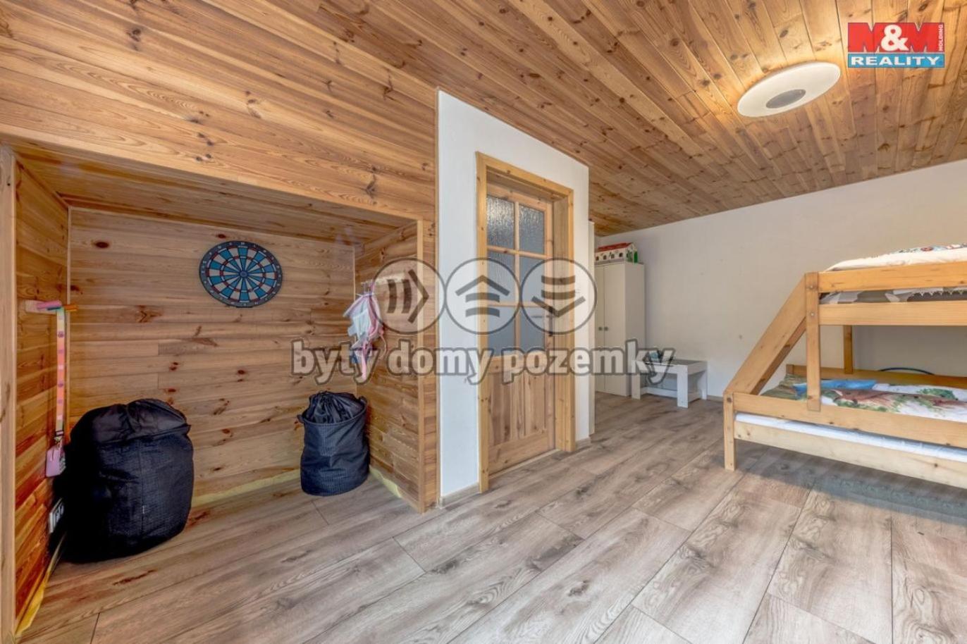 Three-Bedroom House photo 2