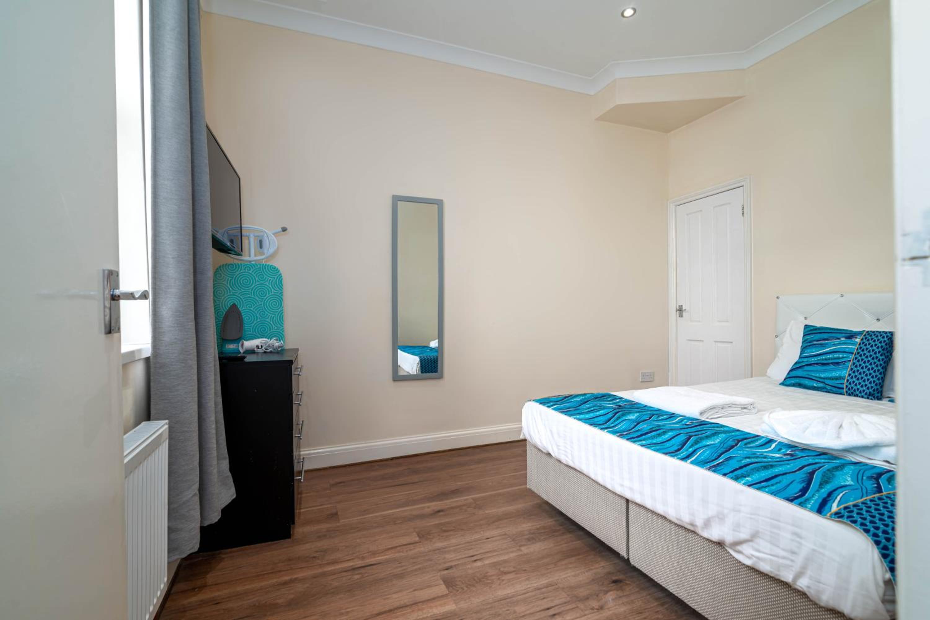 One-Bedroom Apartment photo 3
