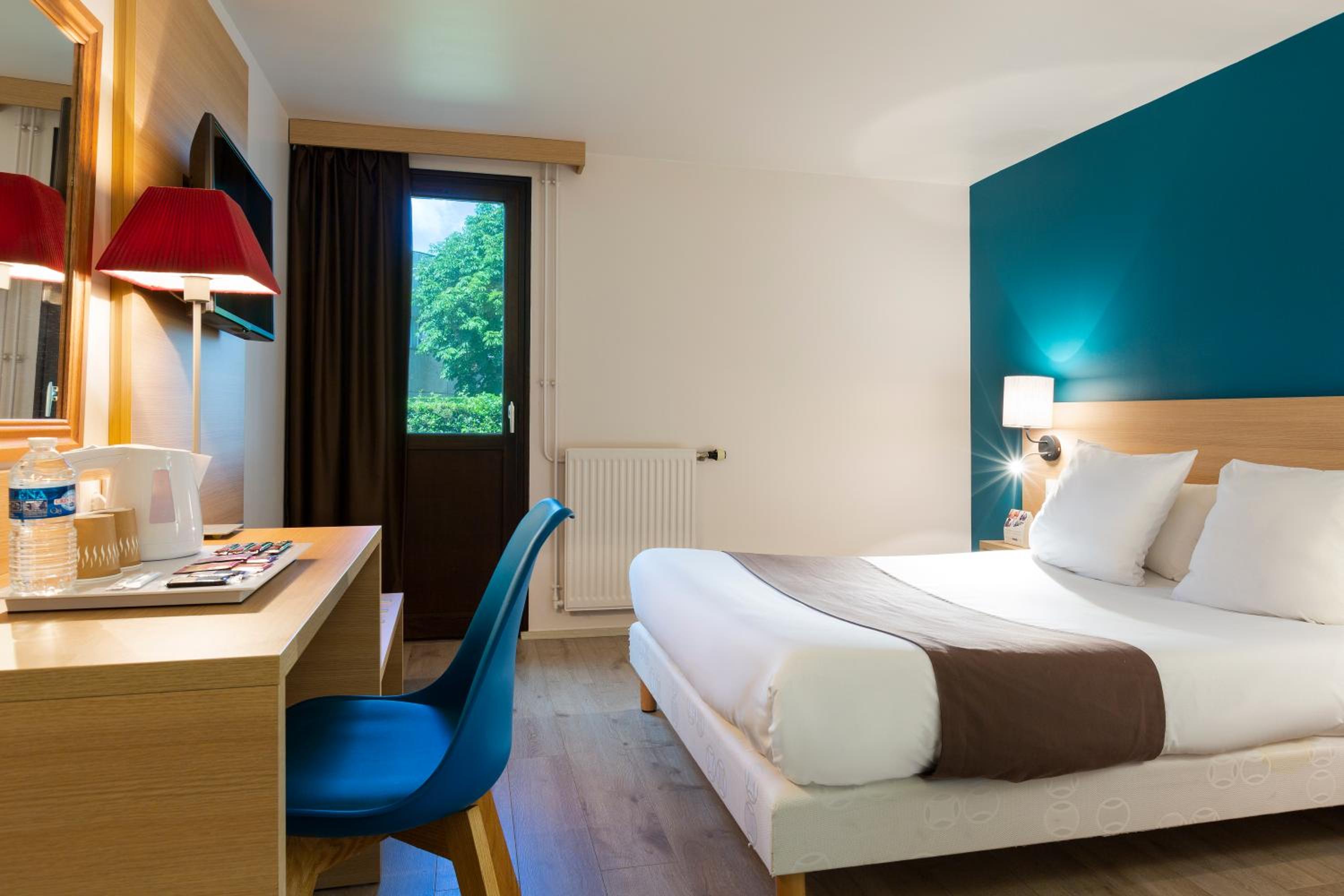 Double Room - Non-Smoking  - Photo 2