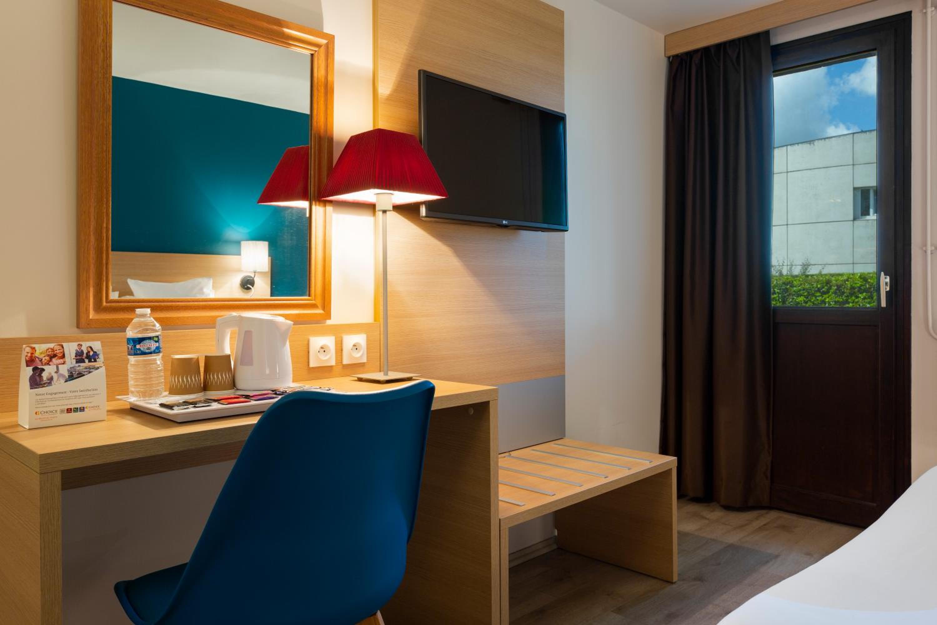 Double Room - Non-Smoking  - Photo 1