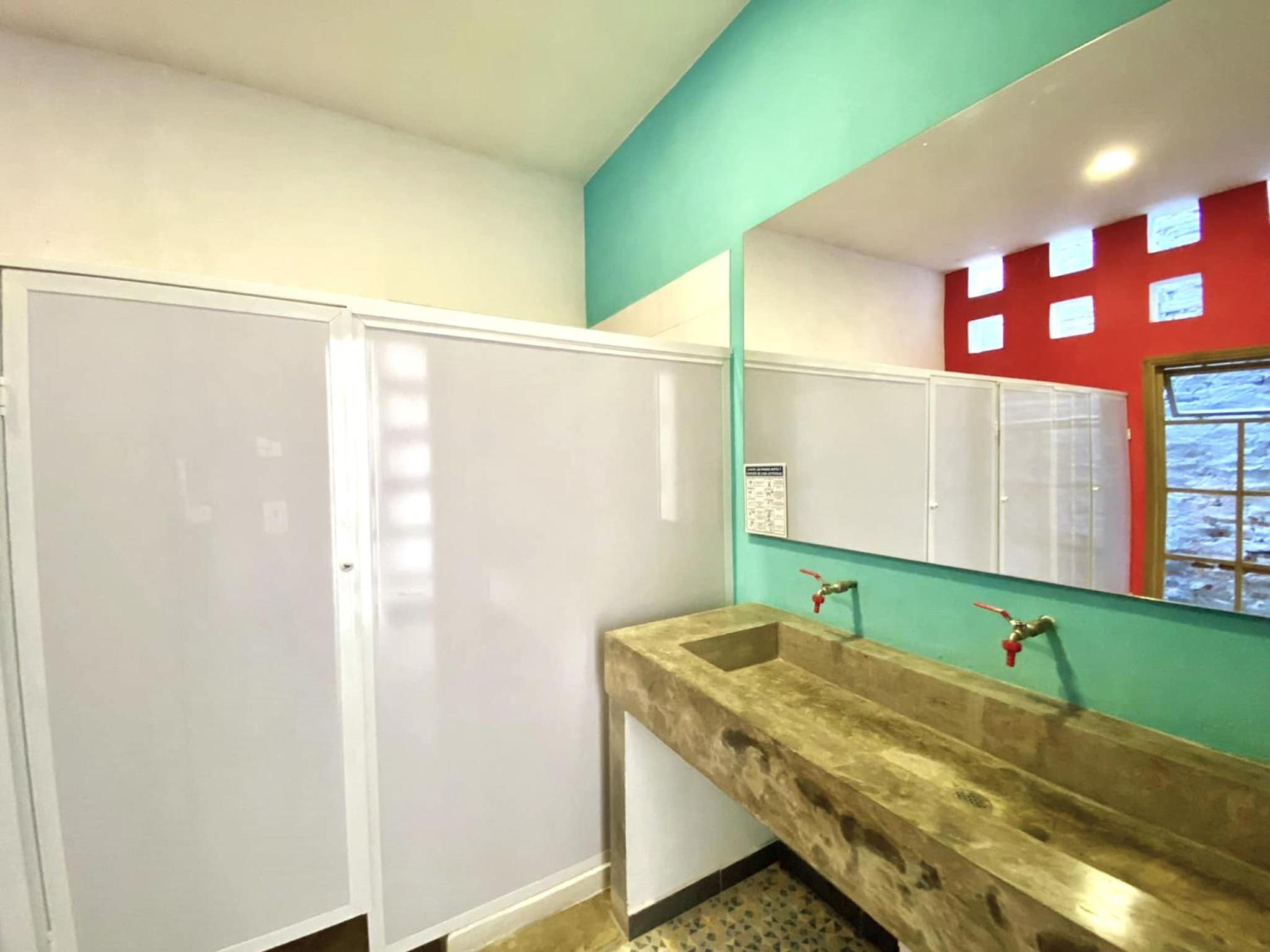 Quadruple Room with Shared Bathroom photo 2