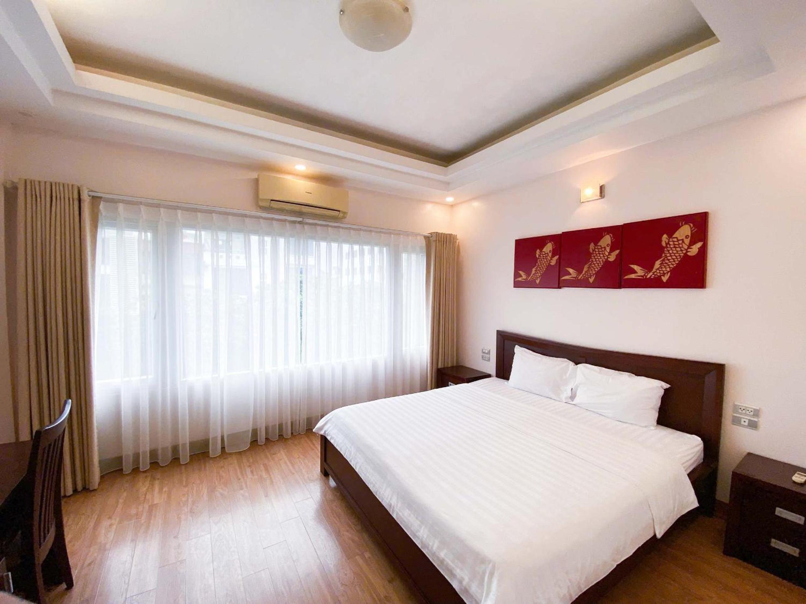 One-Bedroom Apartment With City View