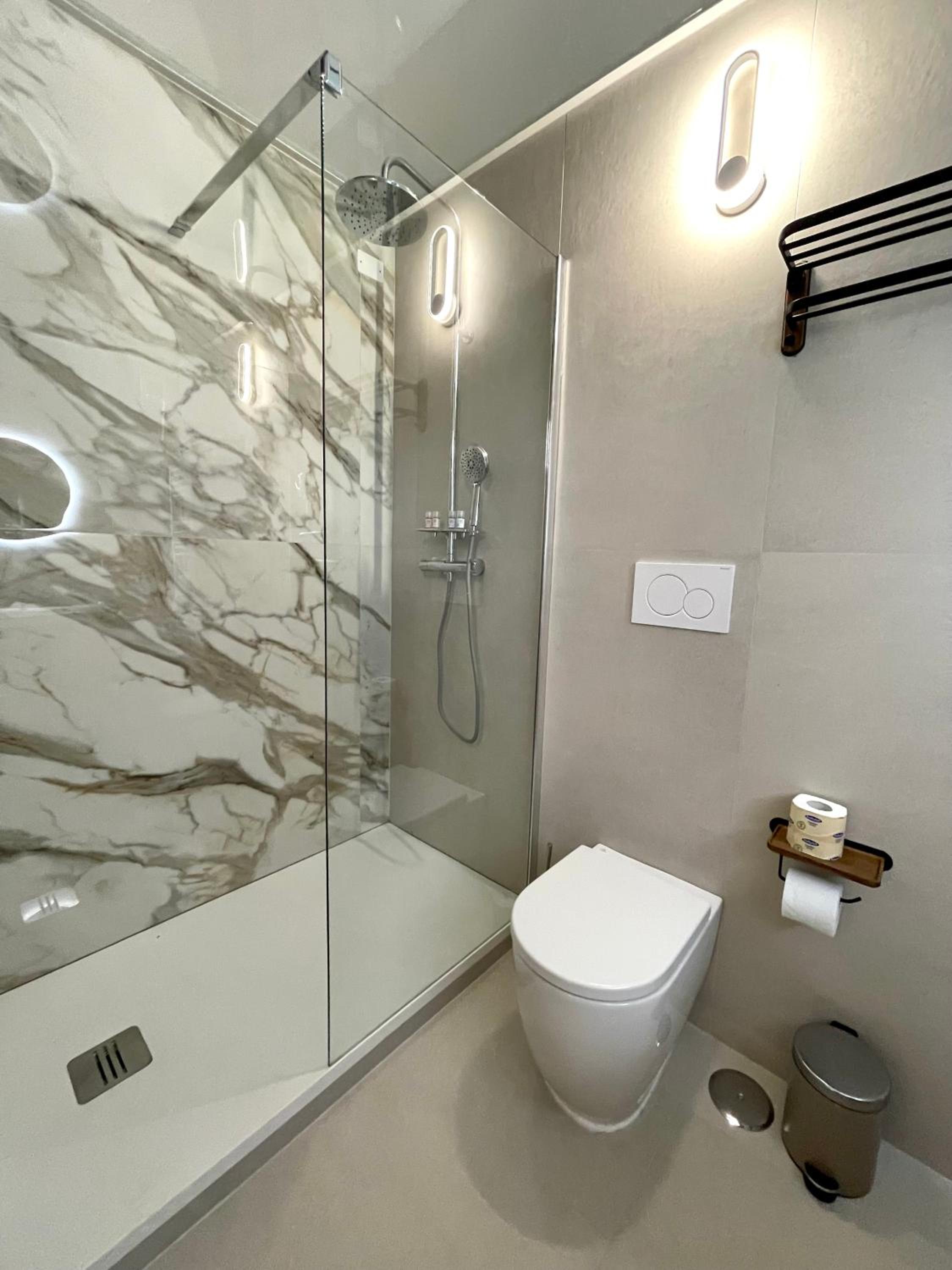 Triple Room with Private Bathroom photo 2
