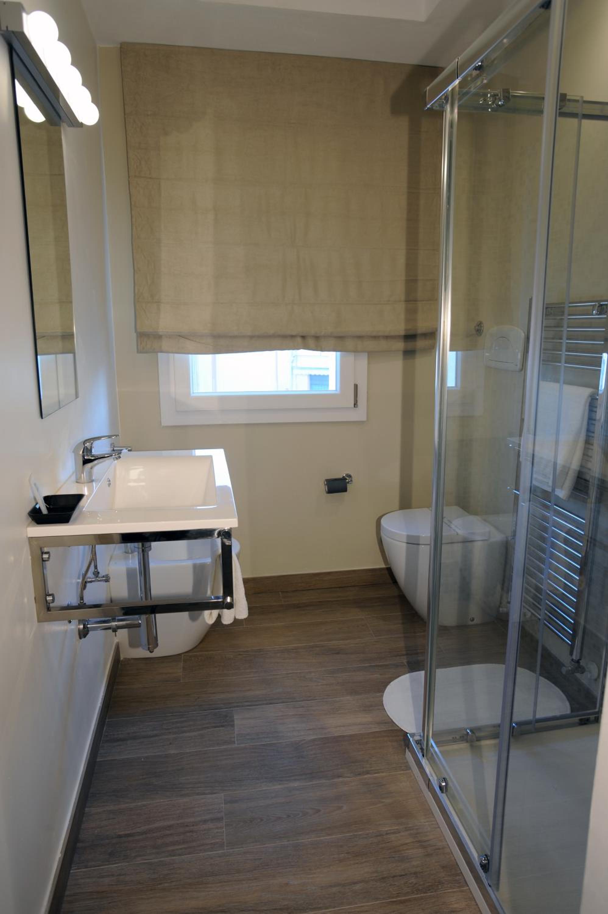Large Double Room photo 3