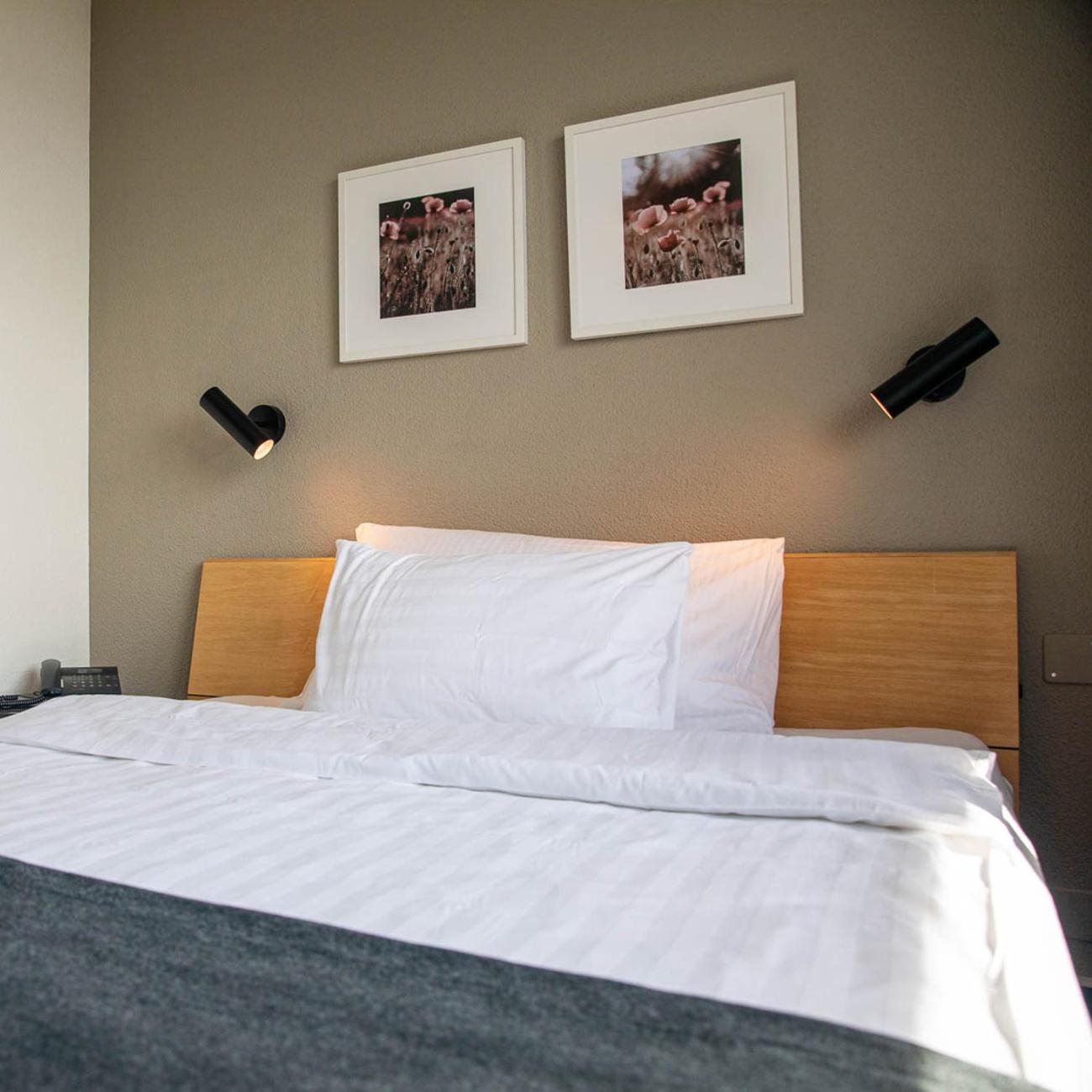 Queen Room with Balcony - Photo 2