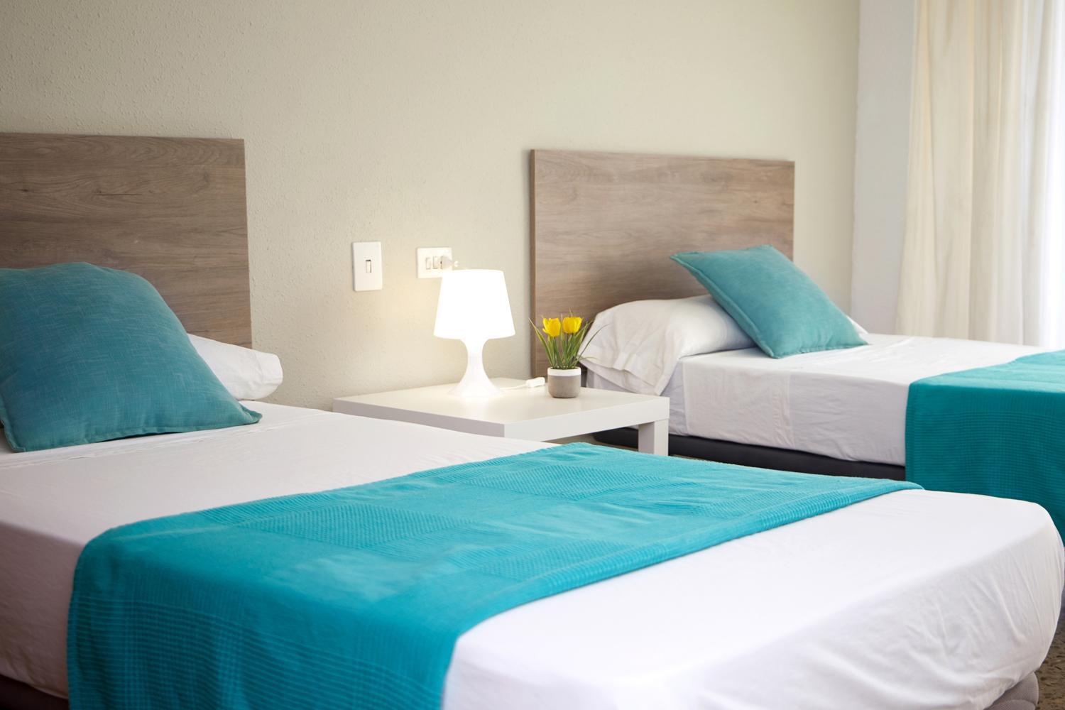 Habitación Doble o Twin Estándar con Balcón