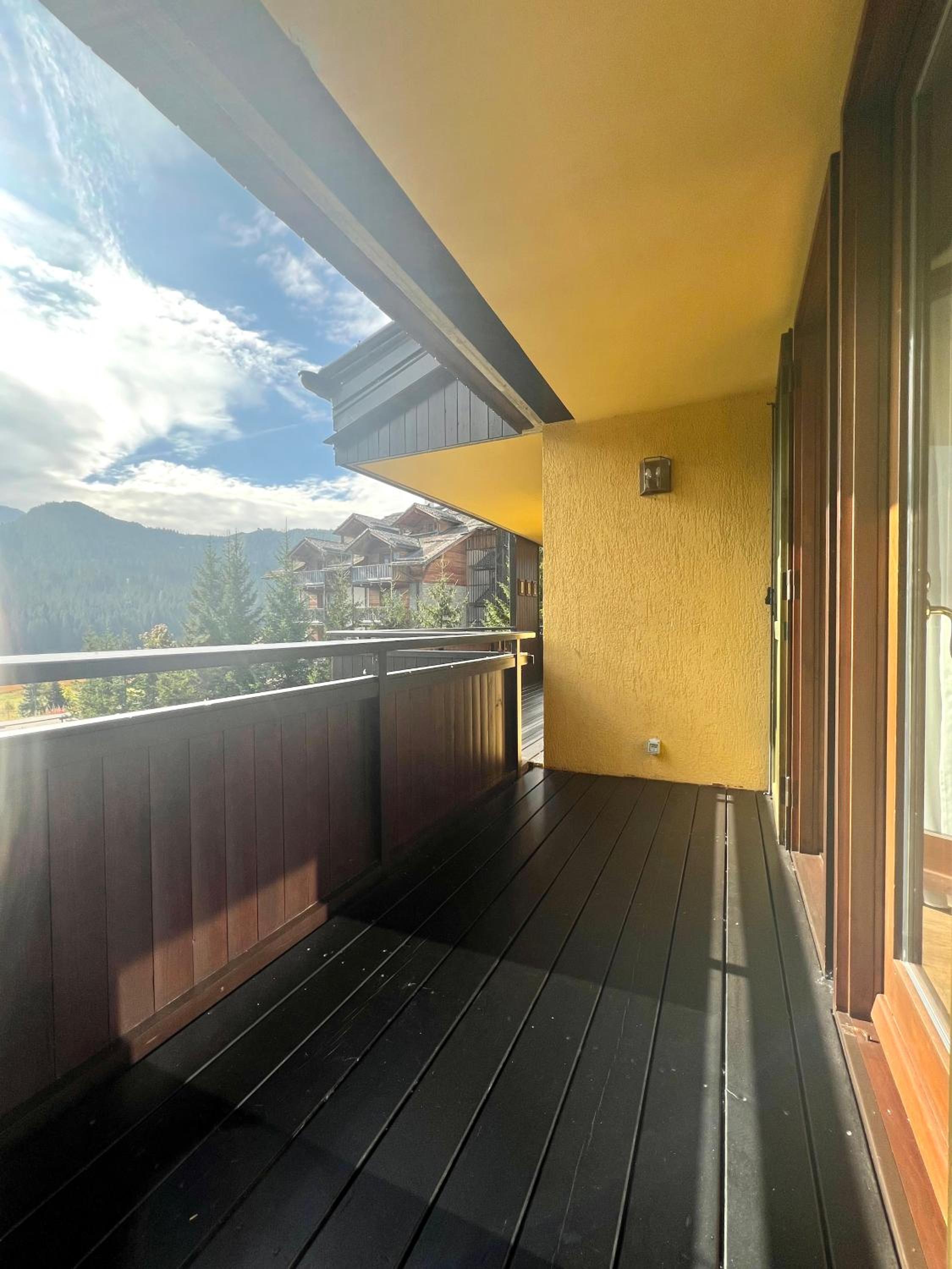 Two-Bedroom Apartment with Mountain View photo 3
