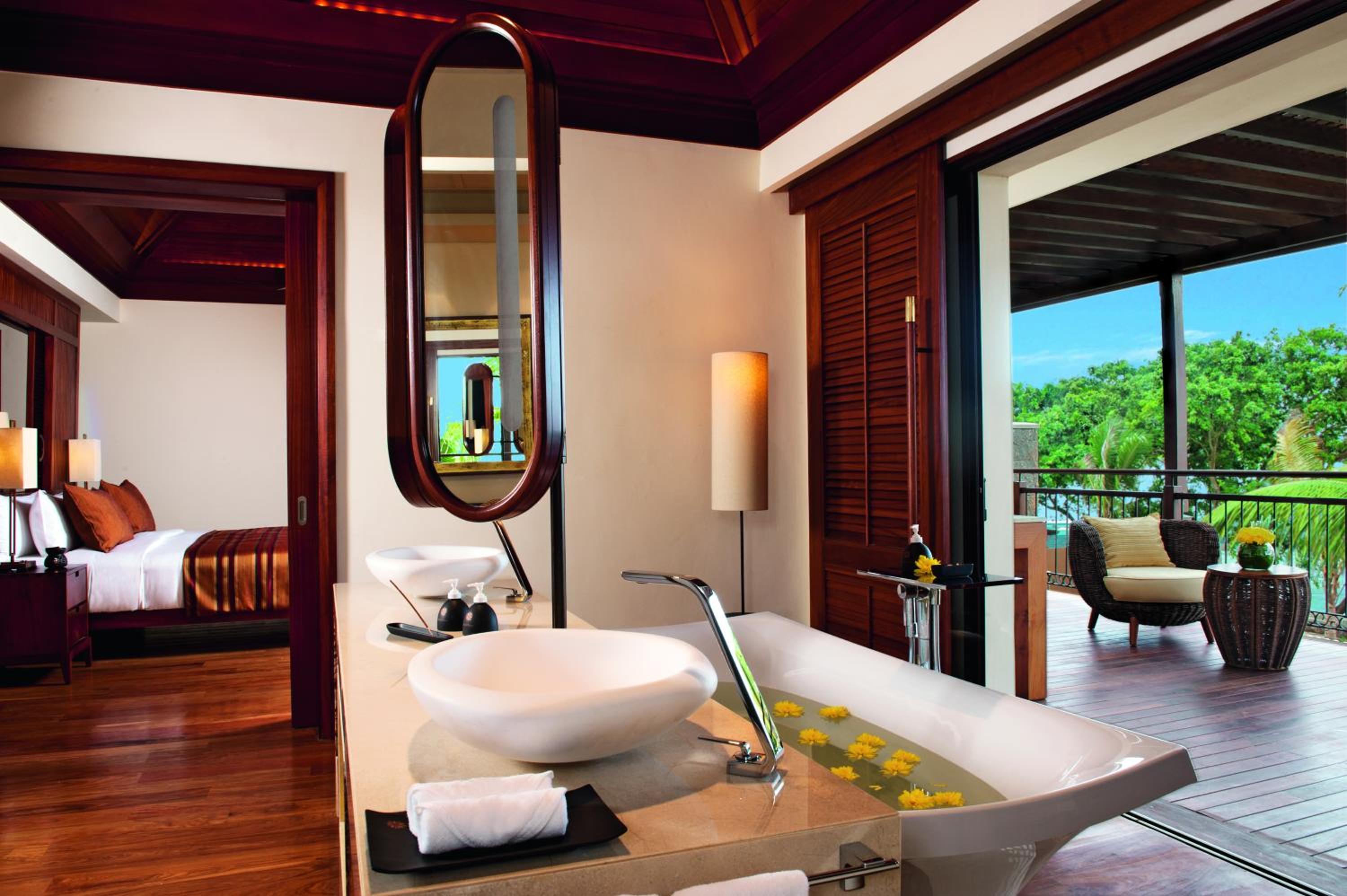 2-Suite Imperial Beach Villa with Heated Pool, Jet Pool & Hammam - Photo 9