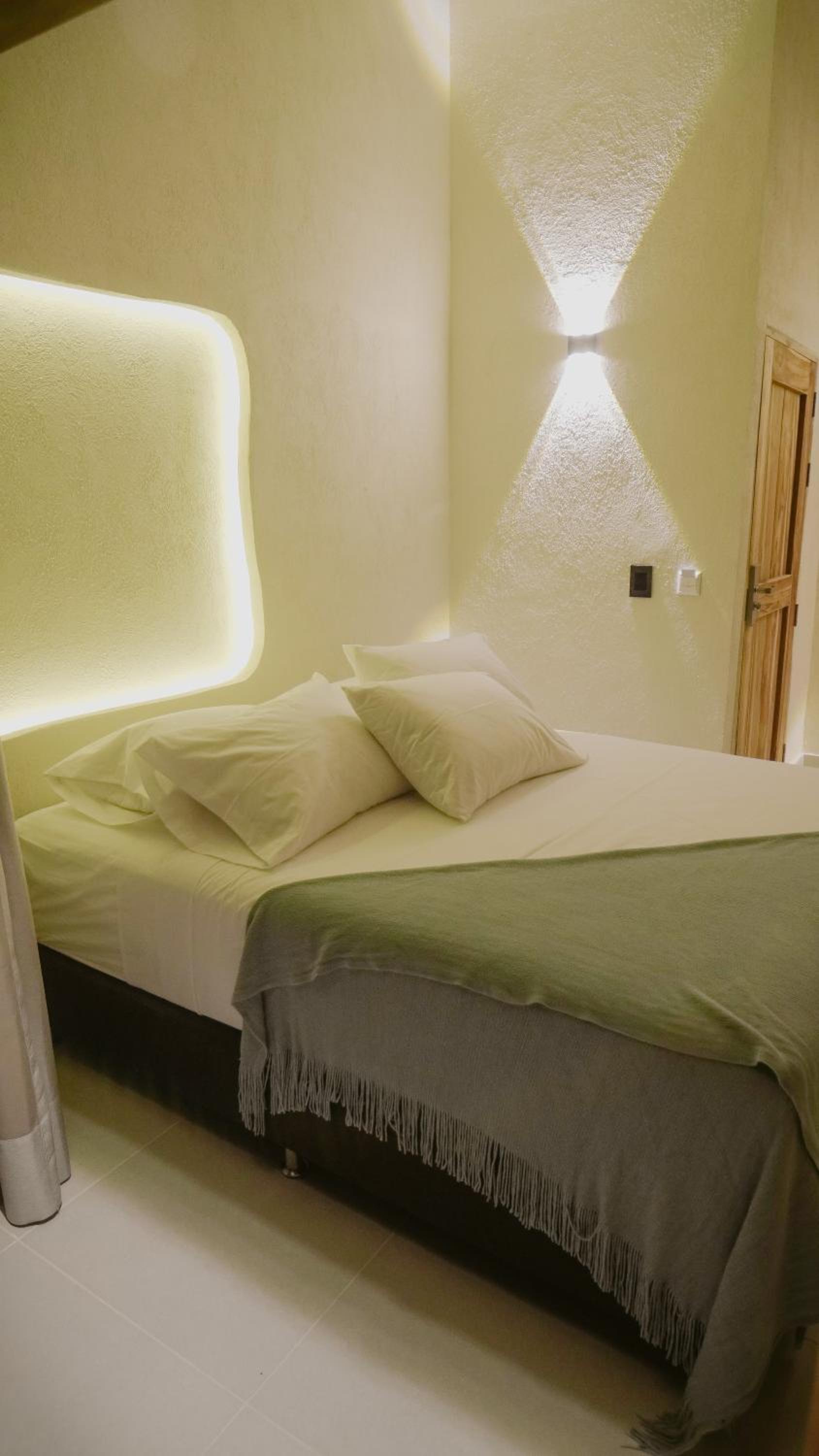 Deluxe Double Room photo 3