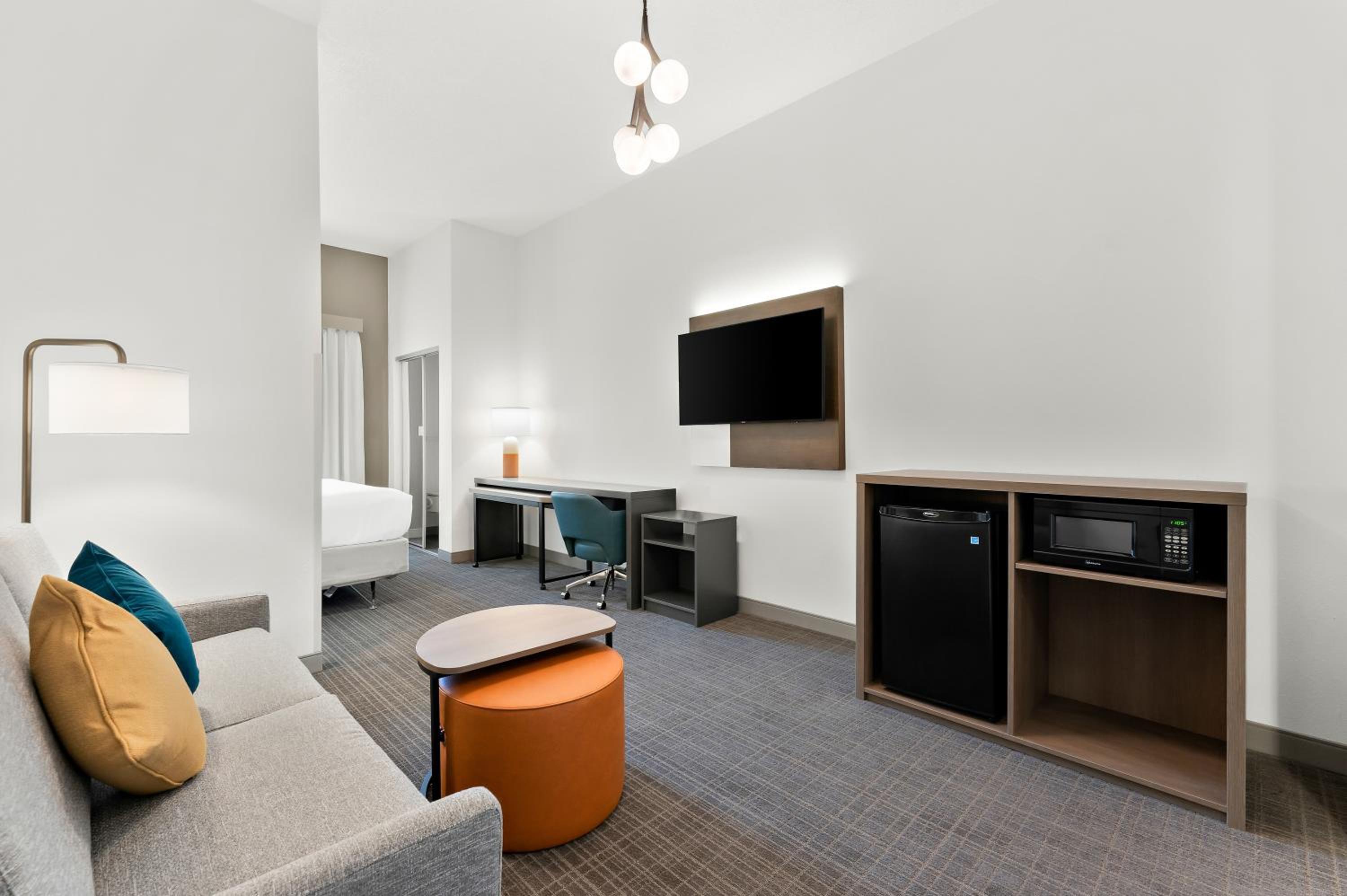 King Suite - Accessible/Non-Smoking - Photo 4