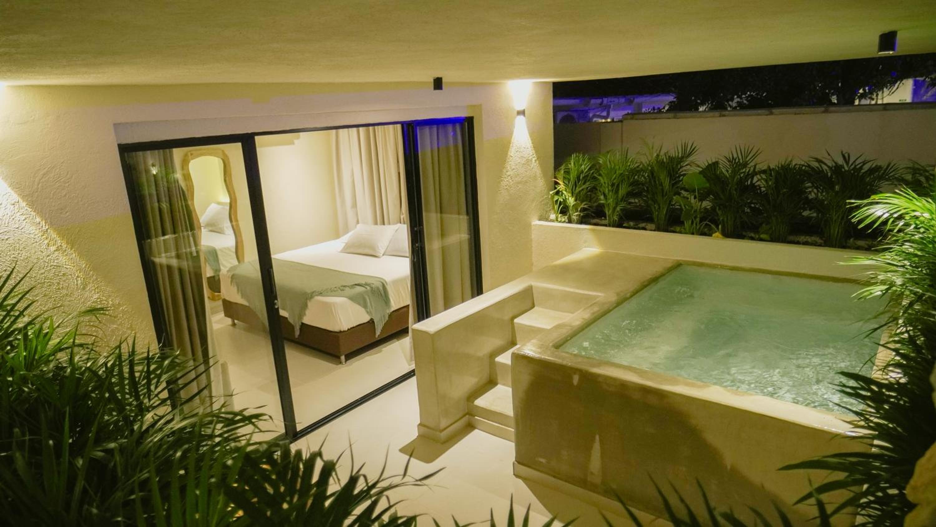 Deluxe Suite with Sea View photo 1
