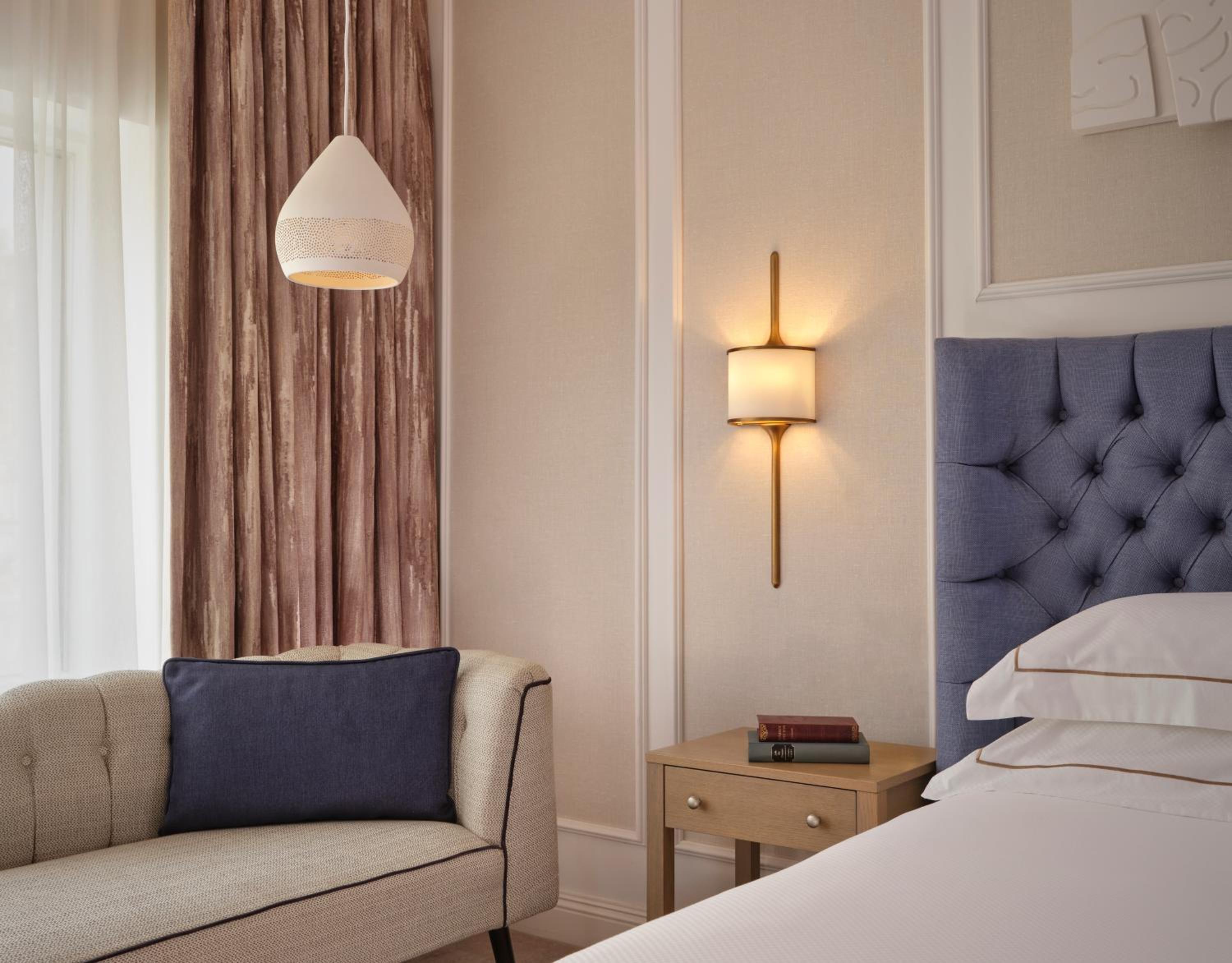 Superior Heritage Deluxe King Room with City View