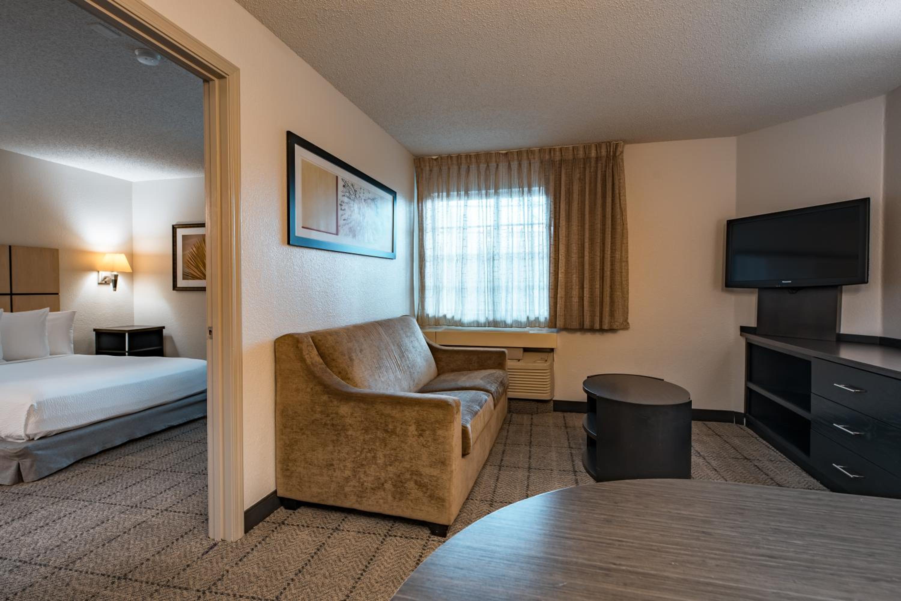 One-Bedroom Queen Suite with Roll-In Shower - Mobility Accessible photo 1