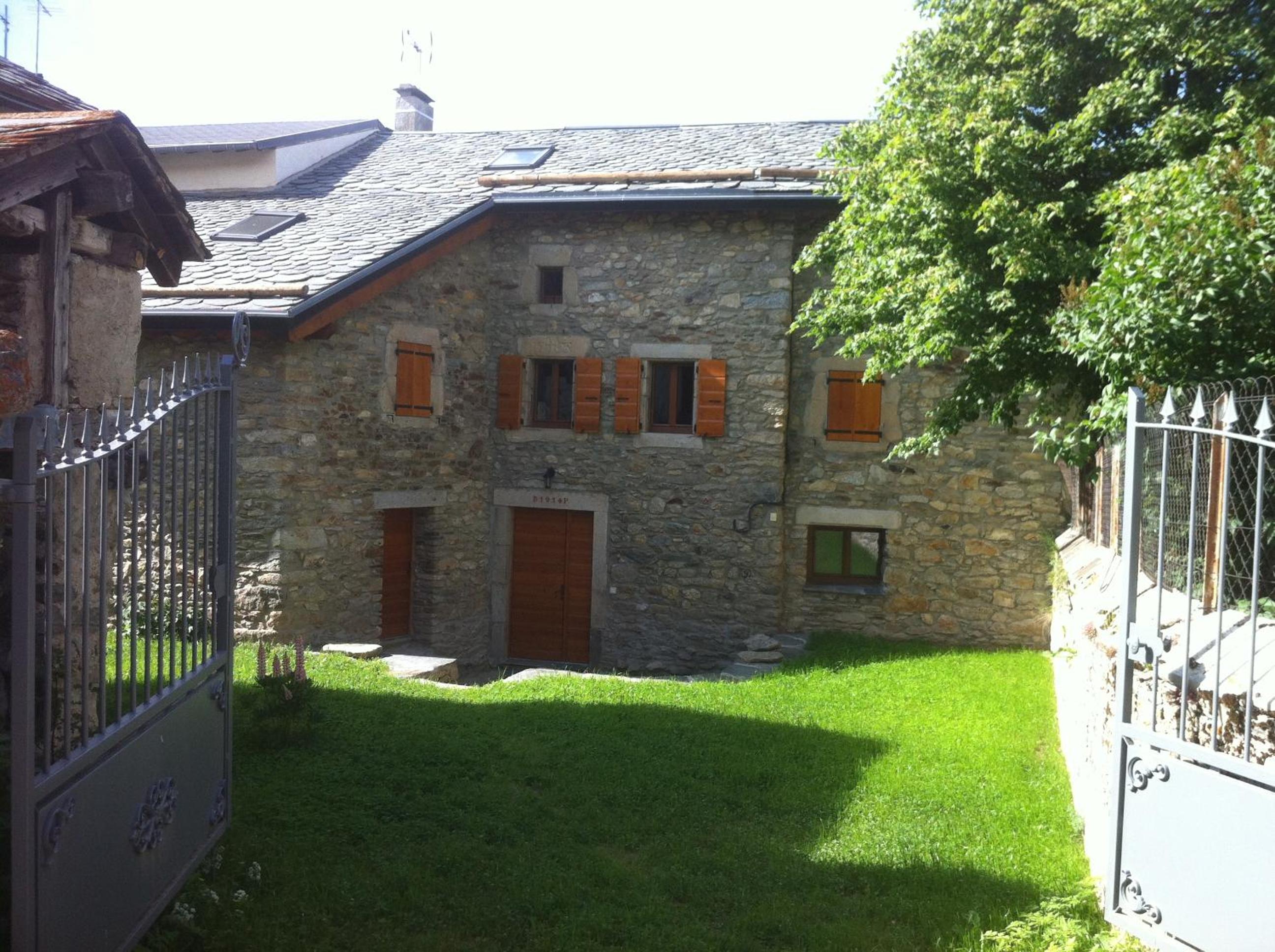Four-Bedroom House photo 1