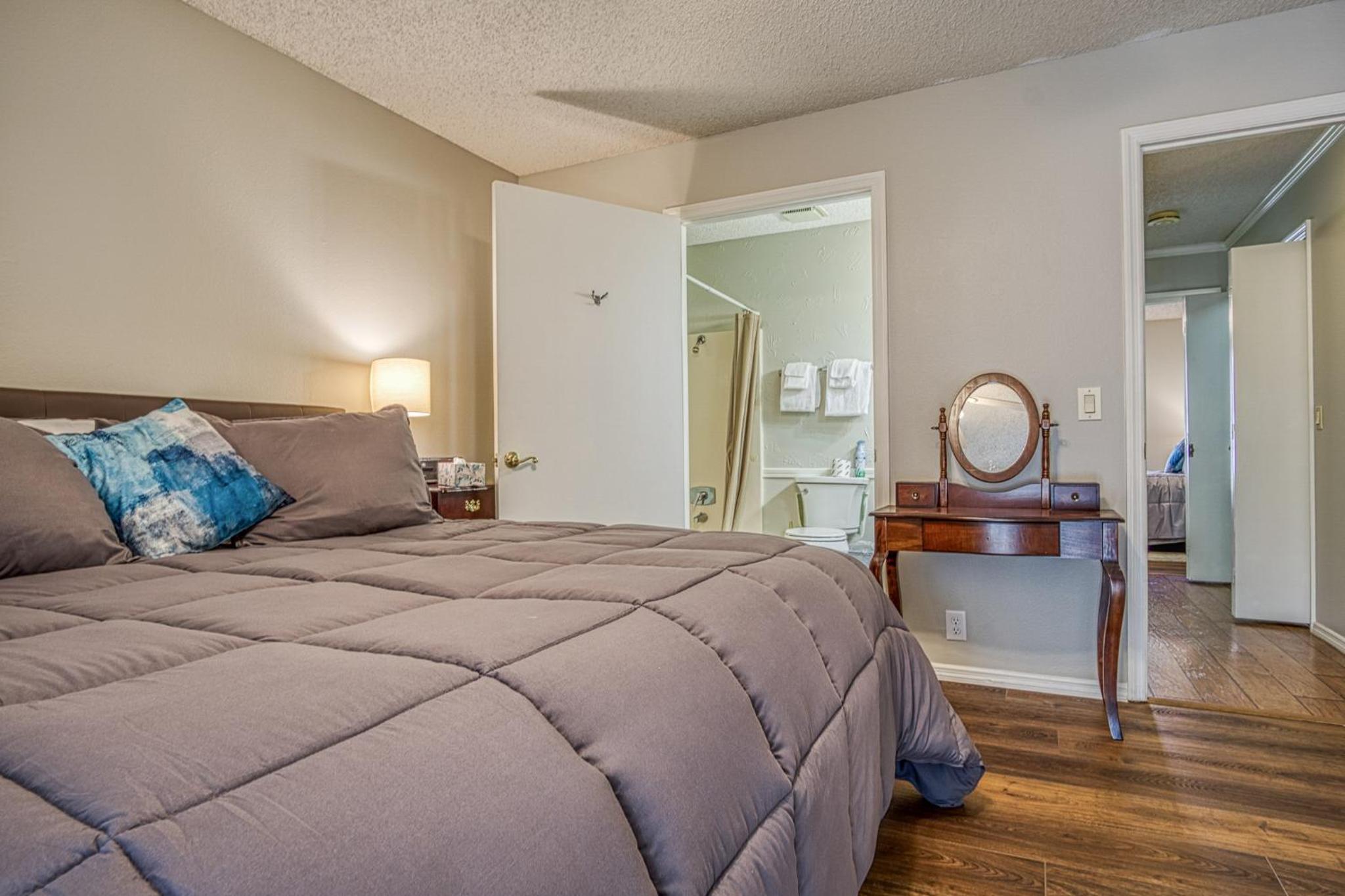 Two-Bedroom Townhouse photo 2