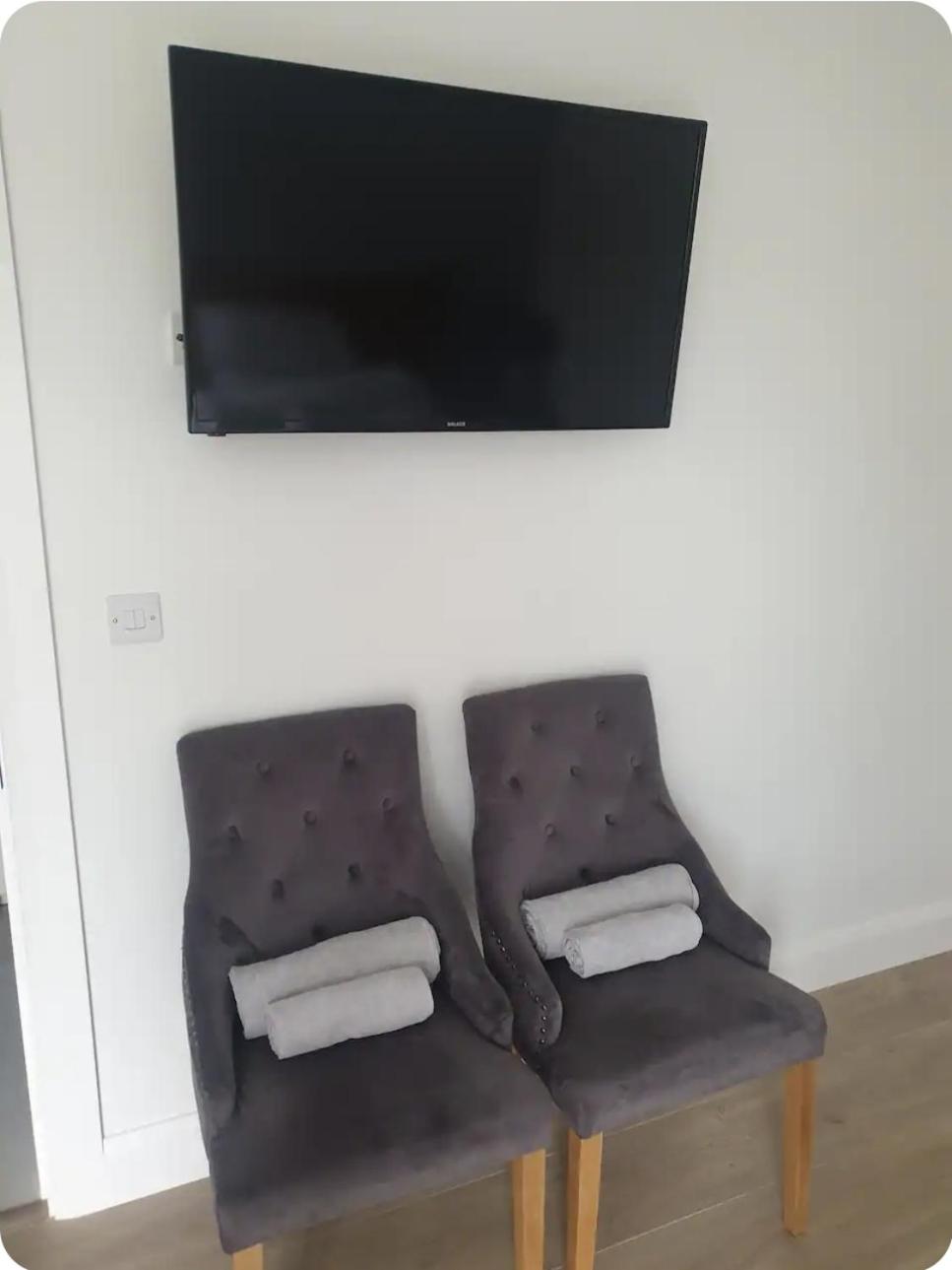 Deluxe Double Room (2 Adults + 1 Child)
