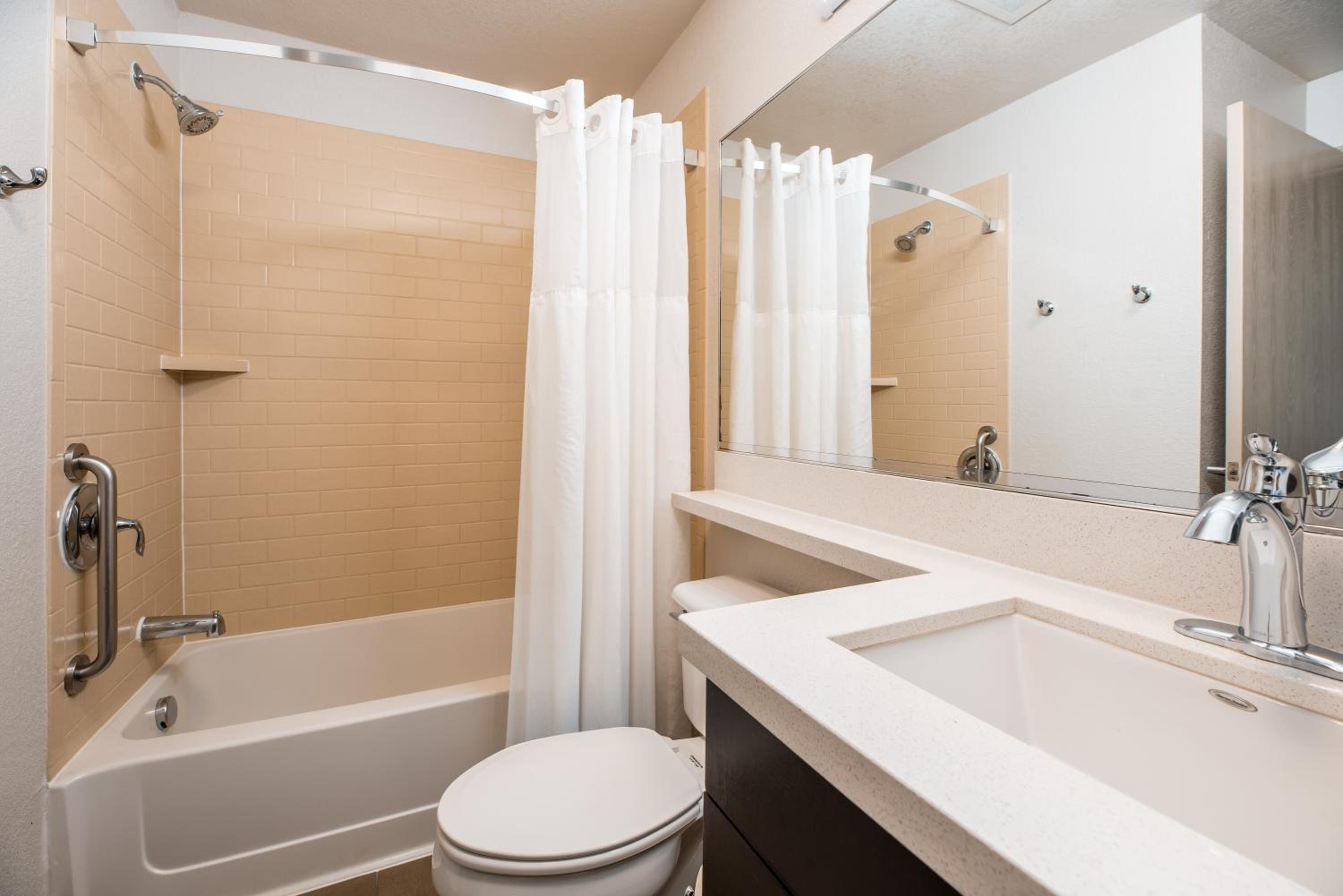 Studio Queen Suite - Photo 7