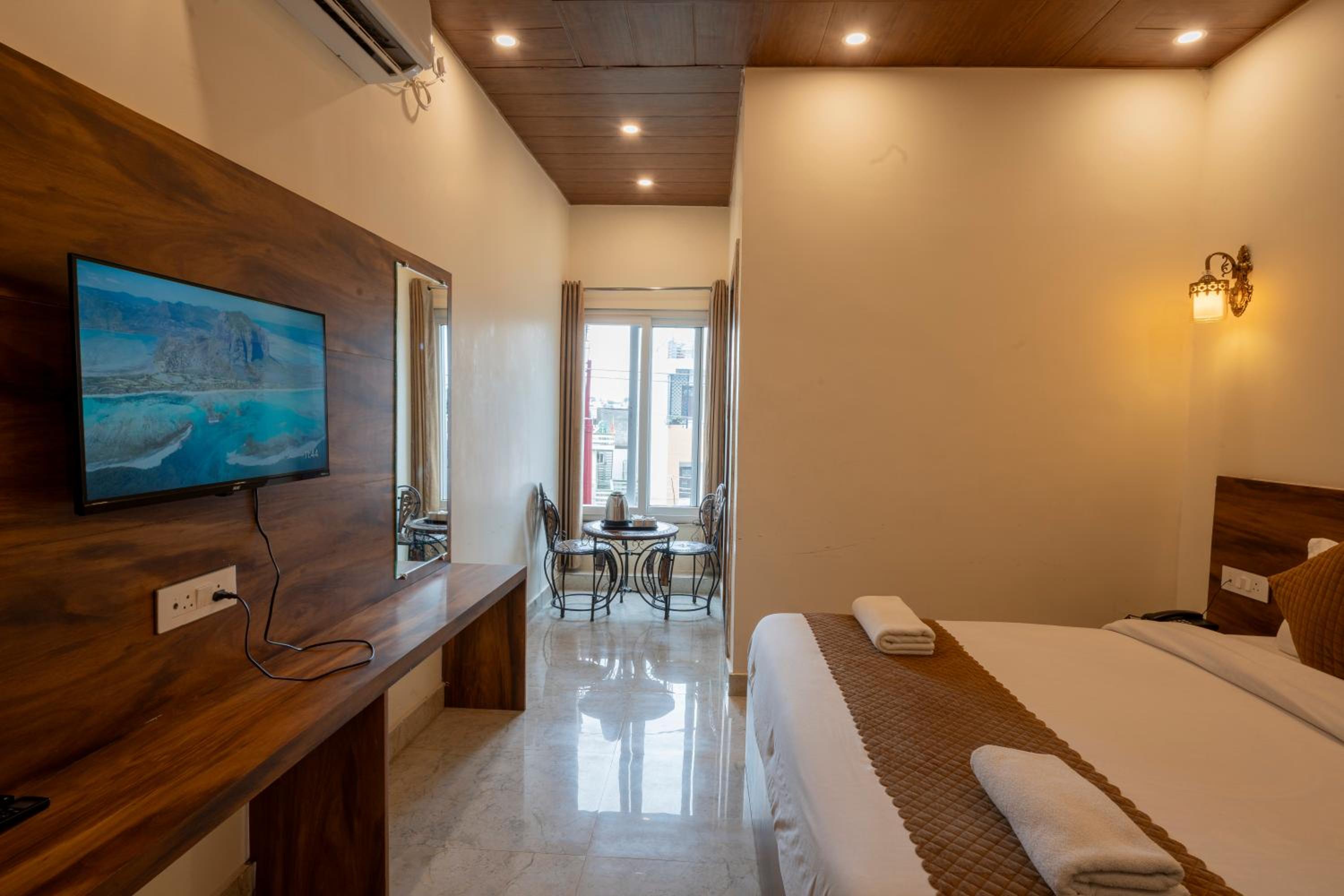 Double Room - Photo 14