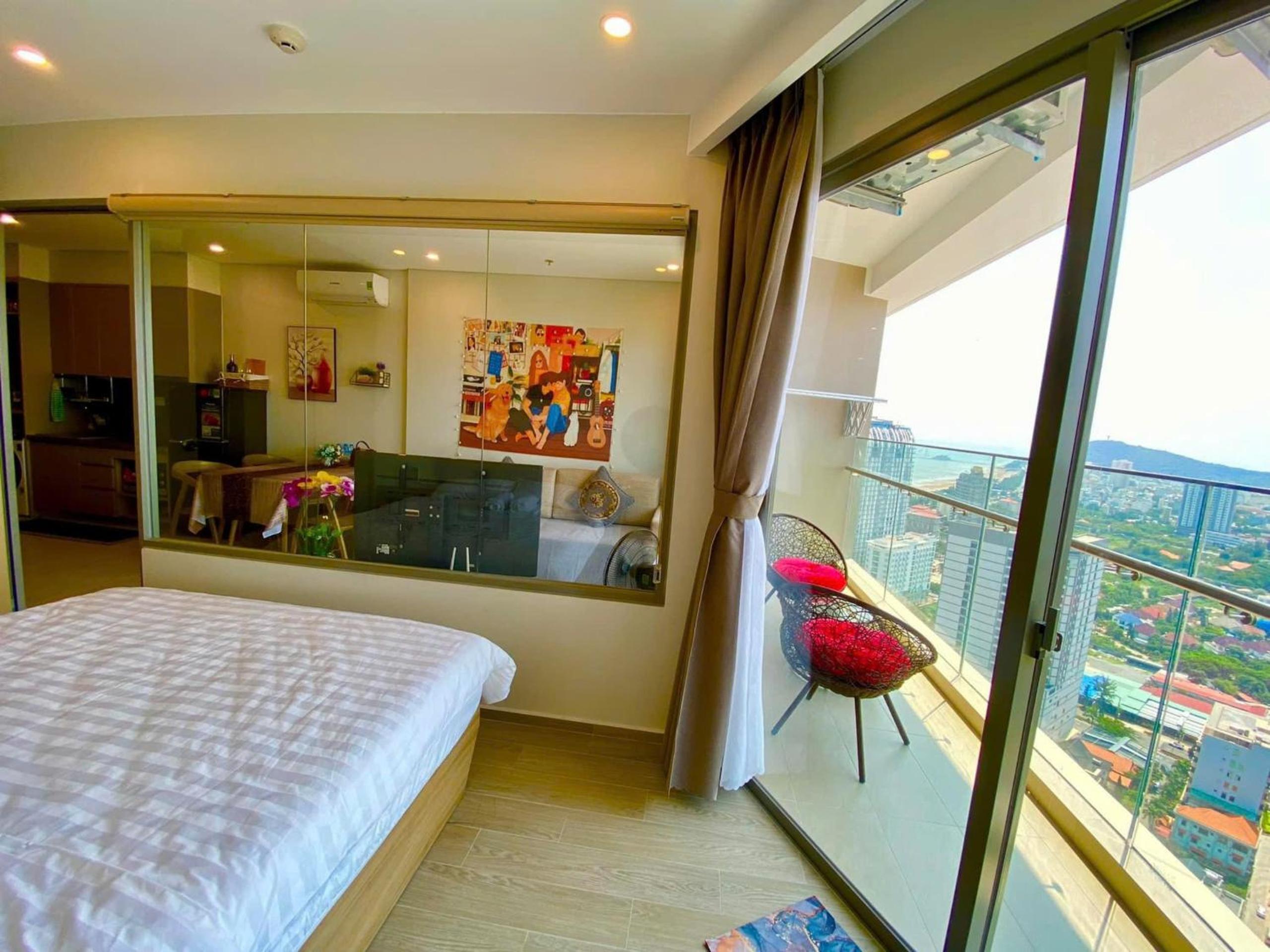Apartment With City View photo 1