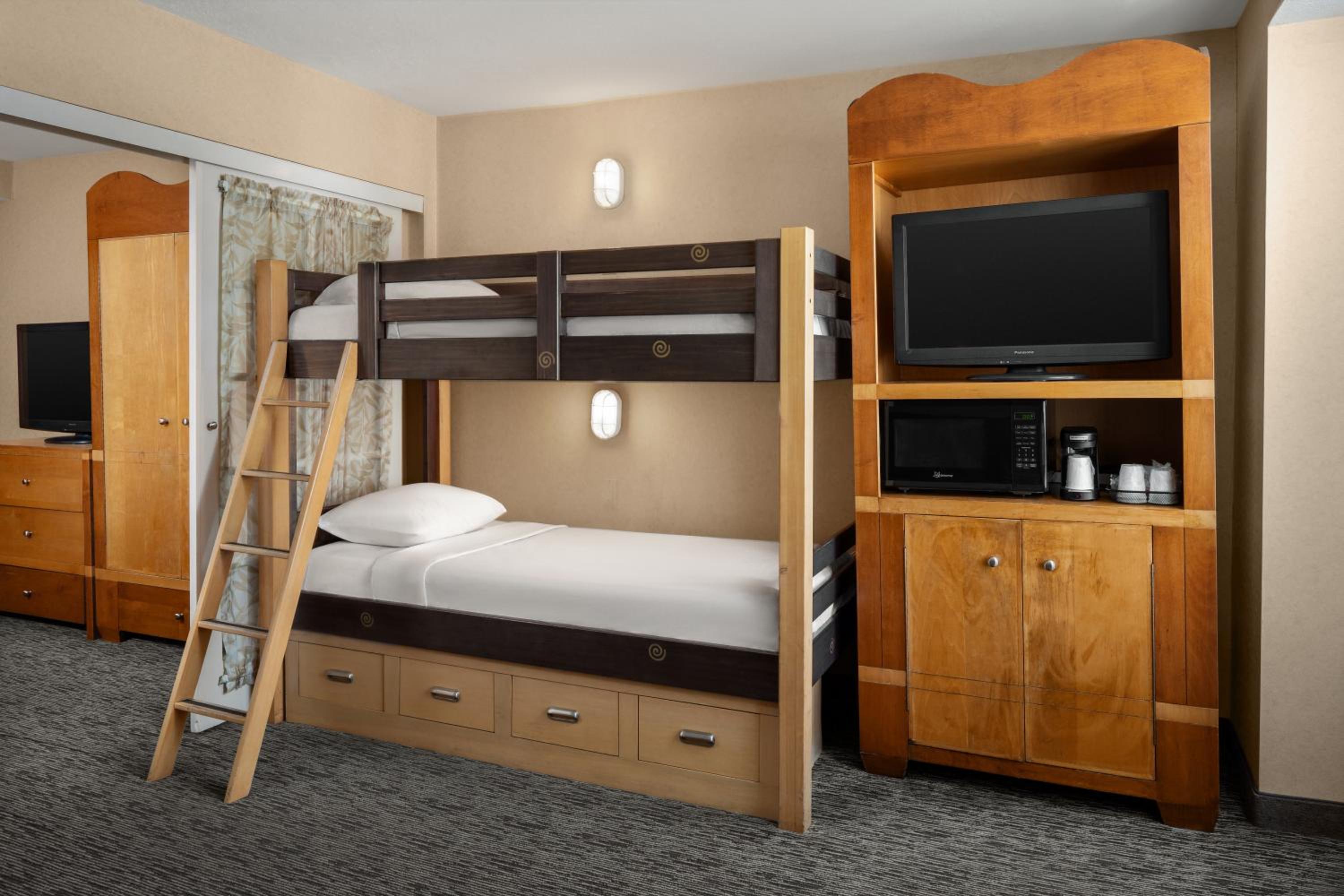 Family Suite - Photo 1