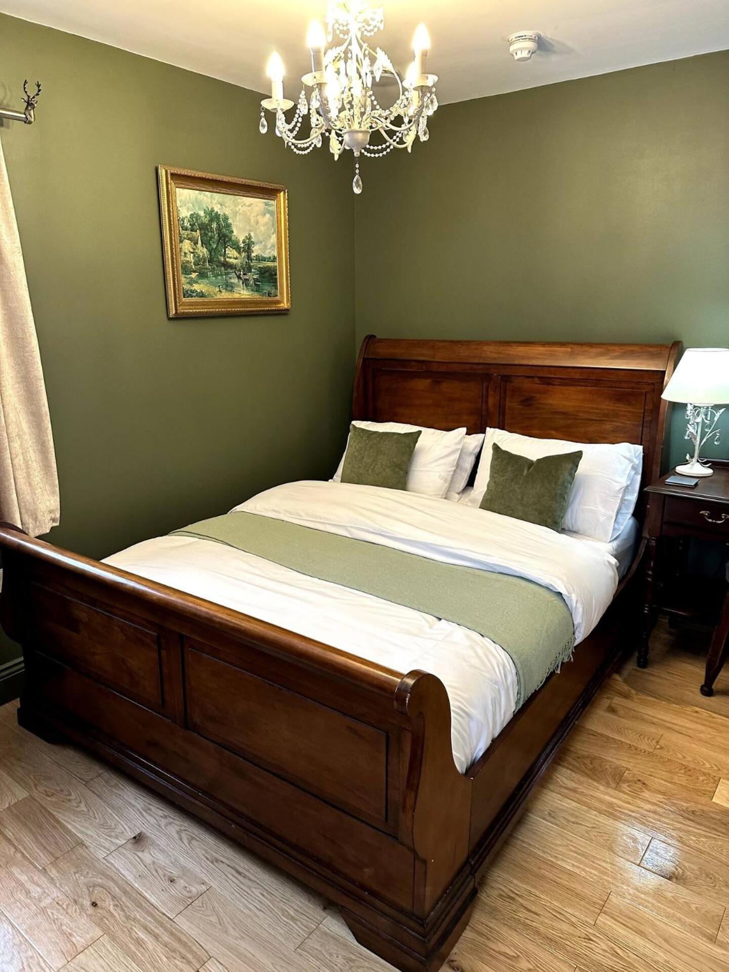 Four-Bedroom House photo 1