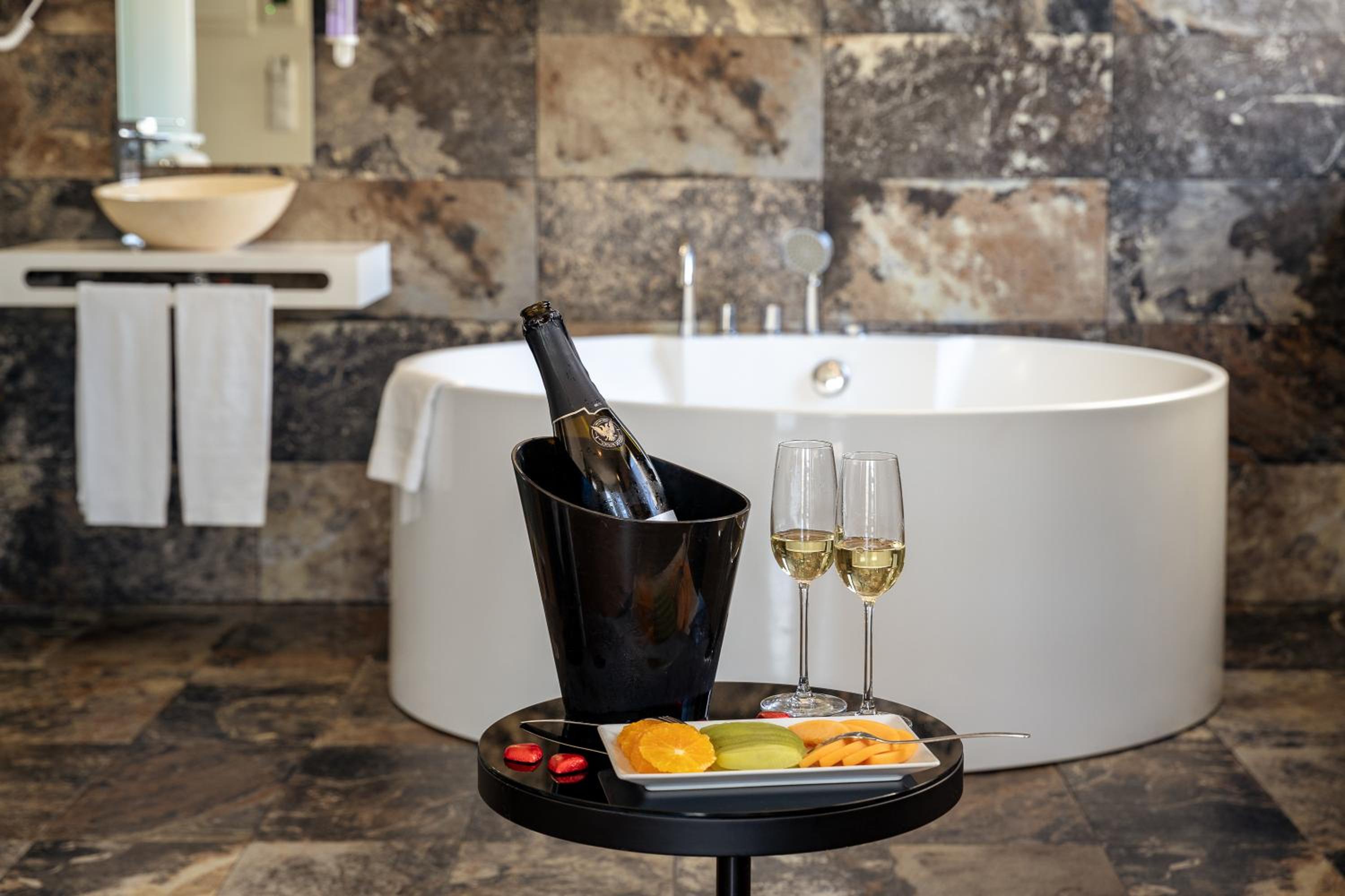 Premium Double Room - Romantic Offer - Photo 7