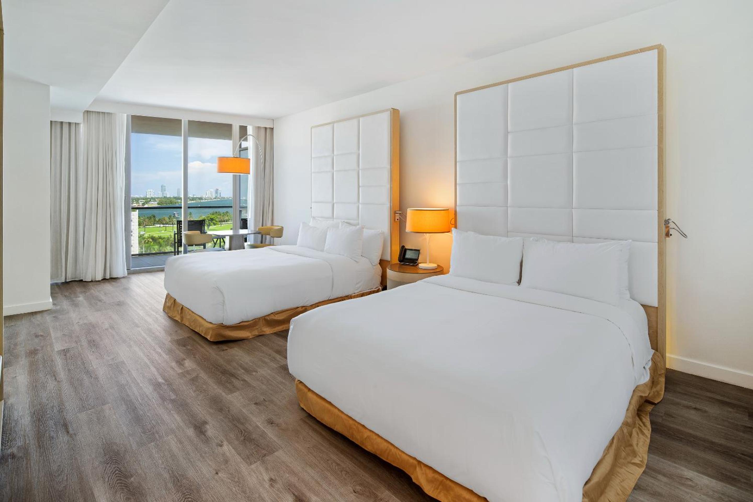 Deluxe Room with Two Double beds and Balcony - Bay View