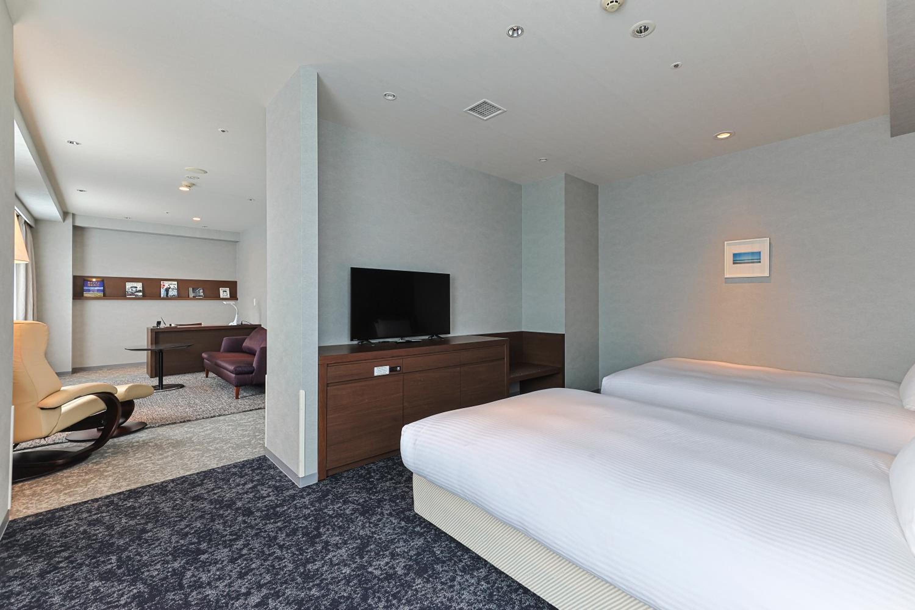 Premium Twin Room (2 Adults) - Non-Smoking - Photo 7