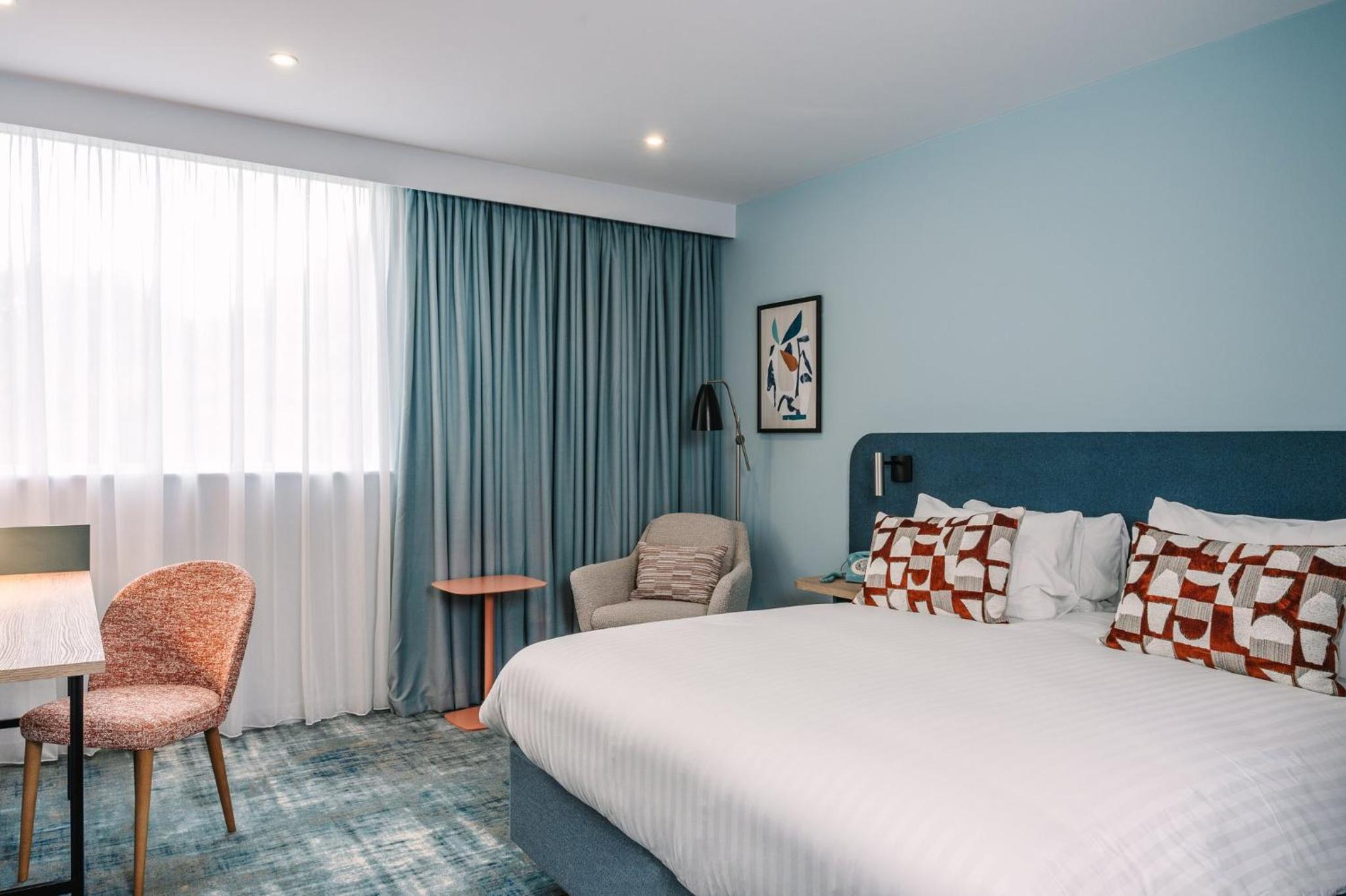 Premium King Room - Photo 4