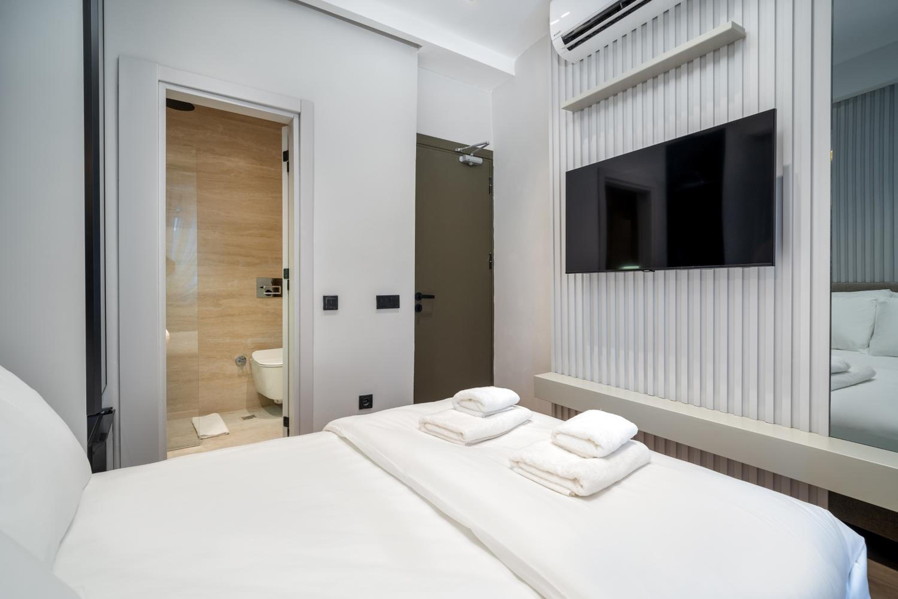 Budget Double Room photo 2