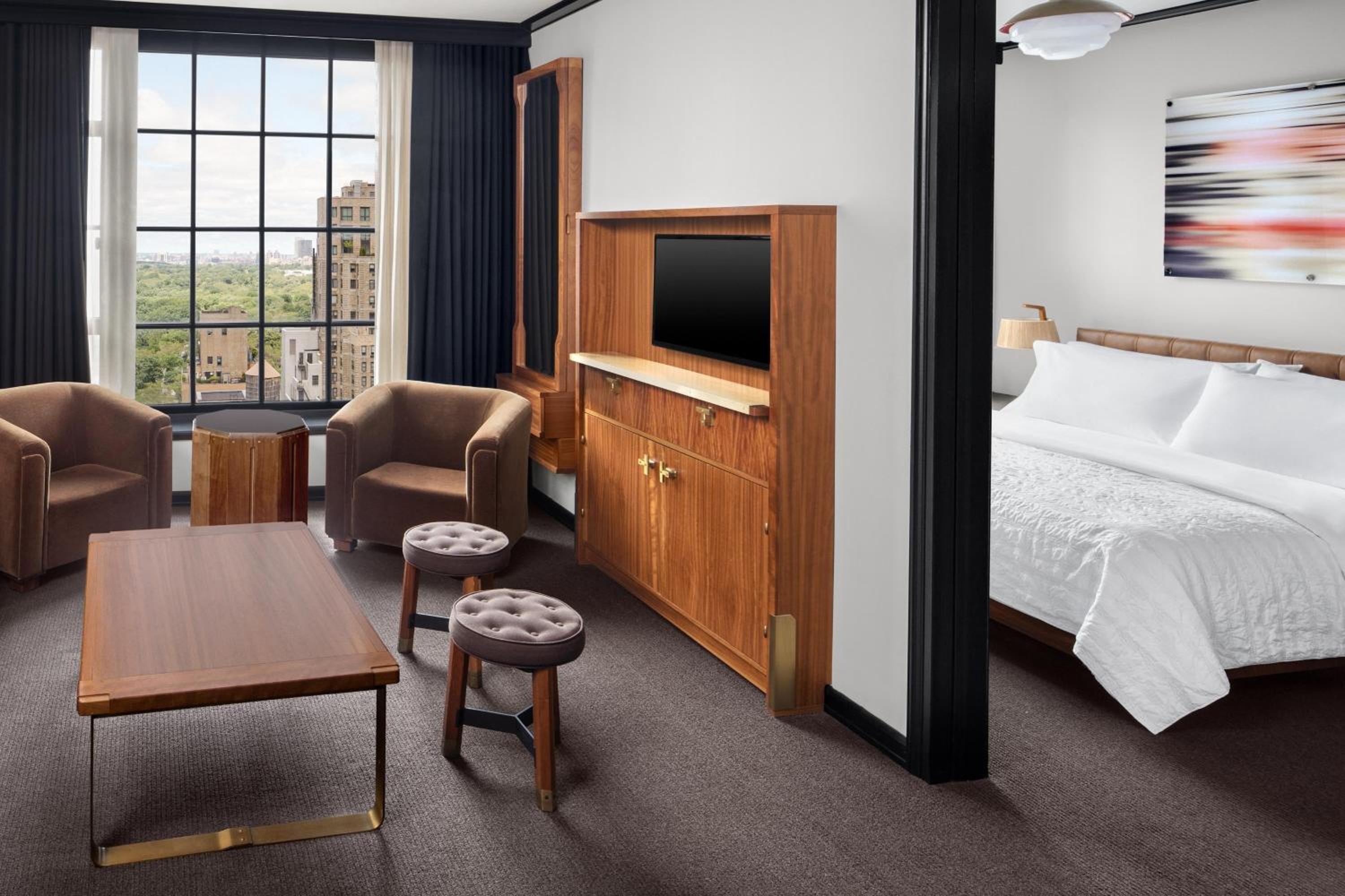 One-Bedroom Park Suite with King Bed and Sofa Bed