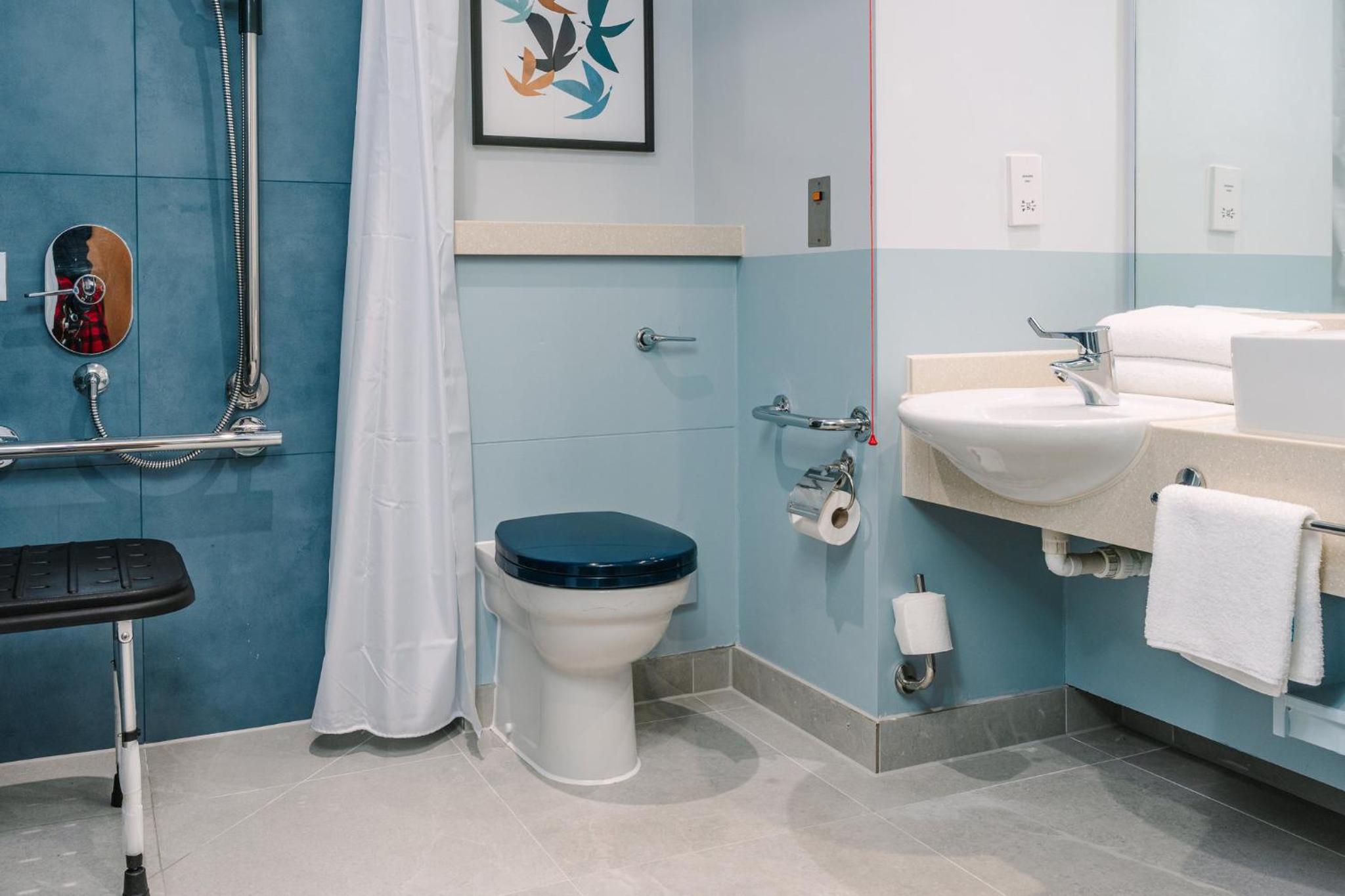 Standard Double Room - Disability Access - Photo 5