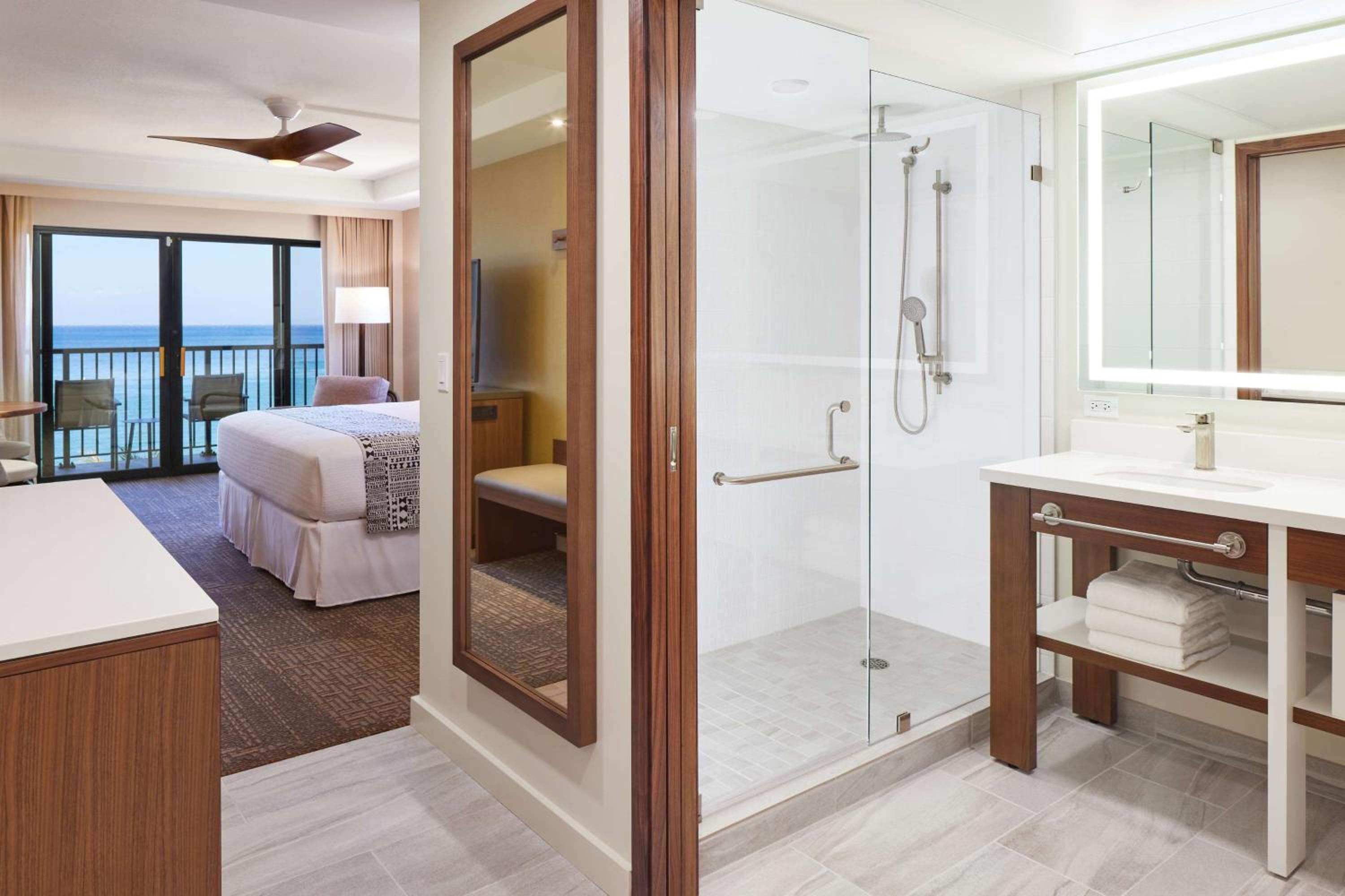 Premium Oceanfront 1 King Bed