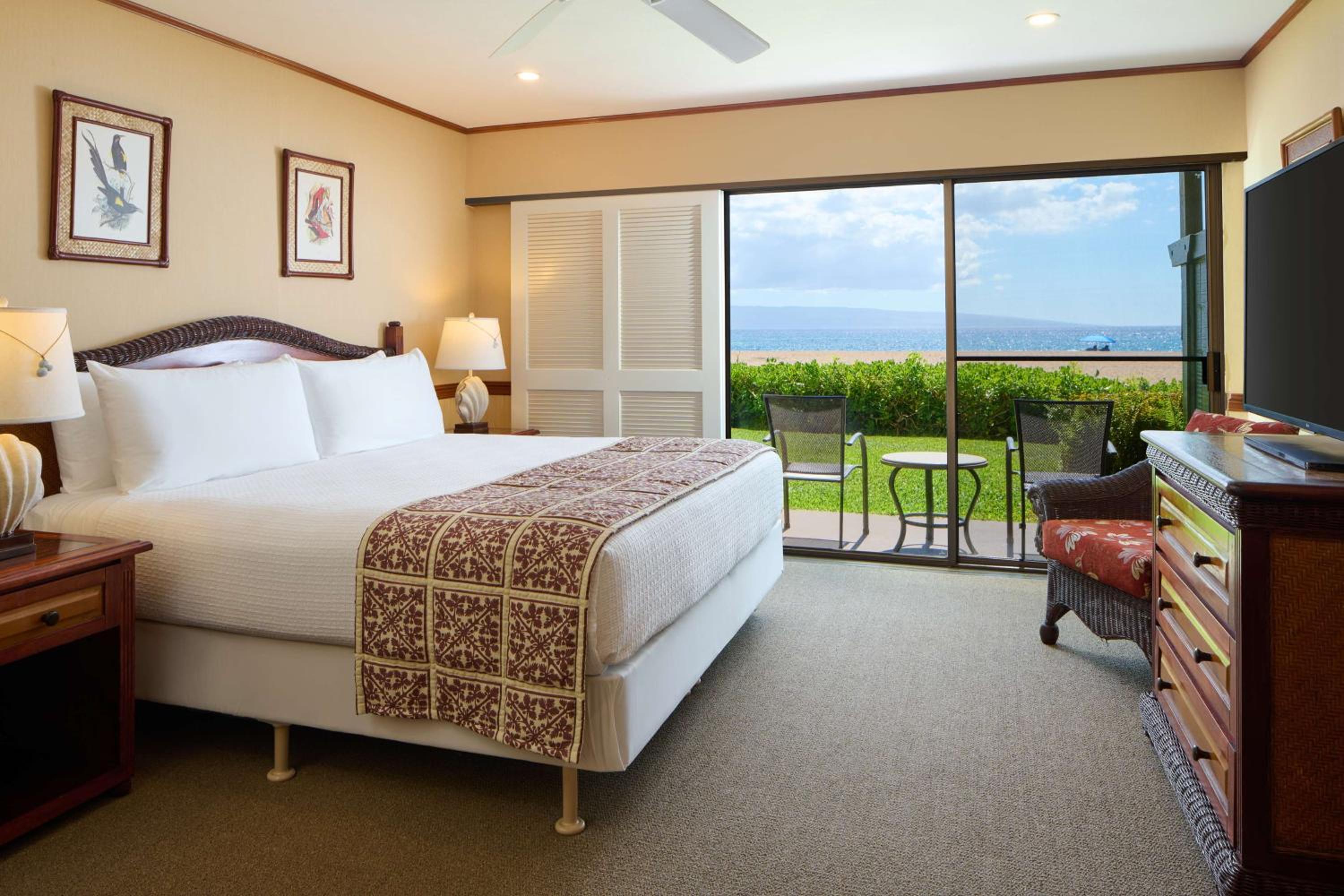Signature Oceanfront 1 King Bed