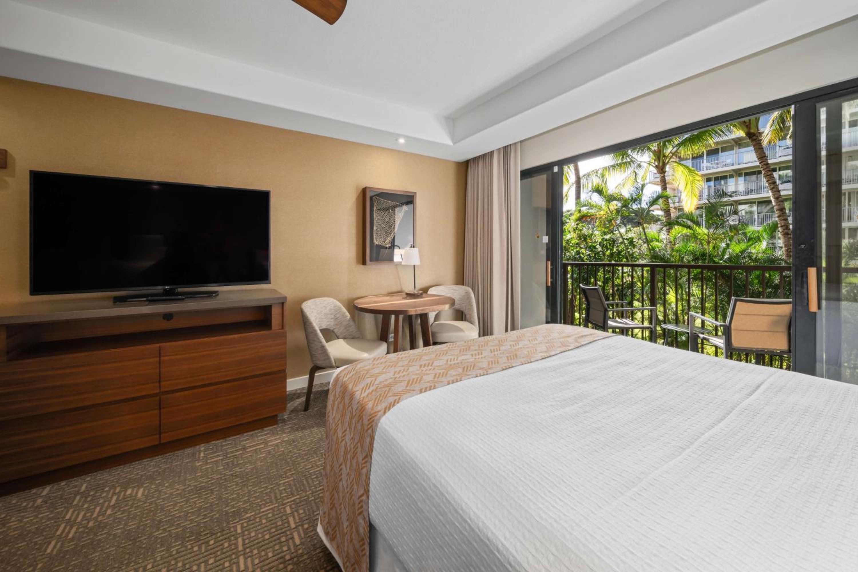 Premium Resort View 1 King Bed
