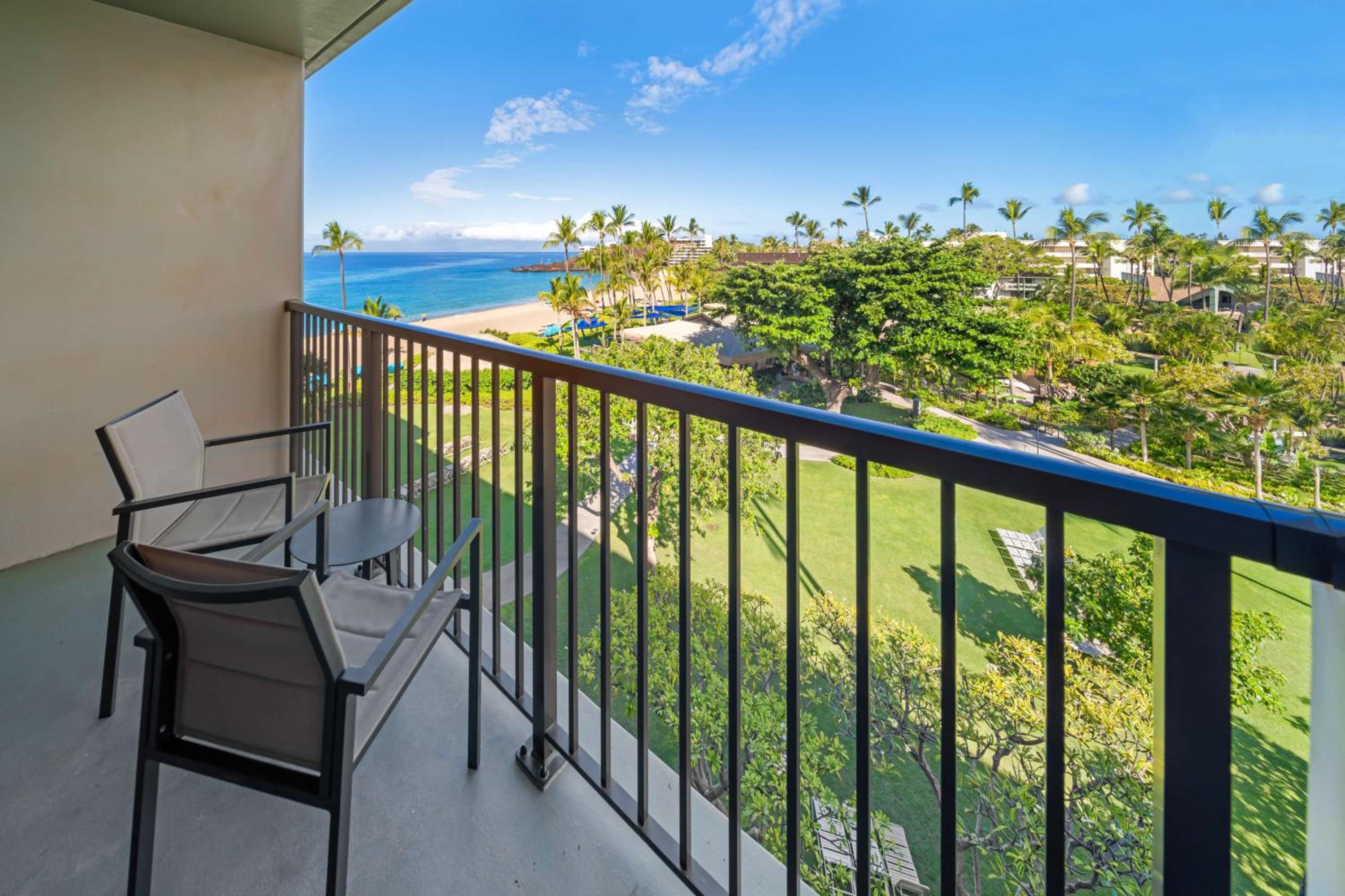 Premium Ocean View 1 King Bed thumbnail 6