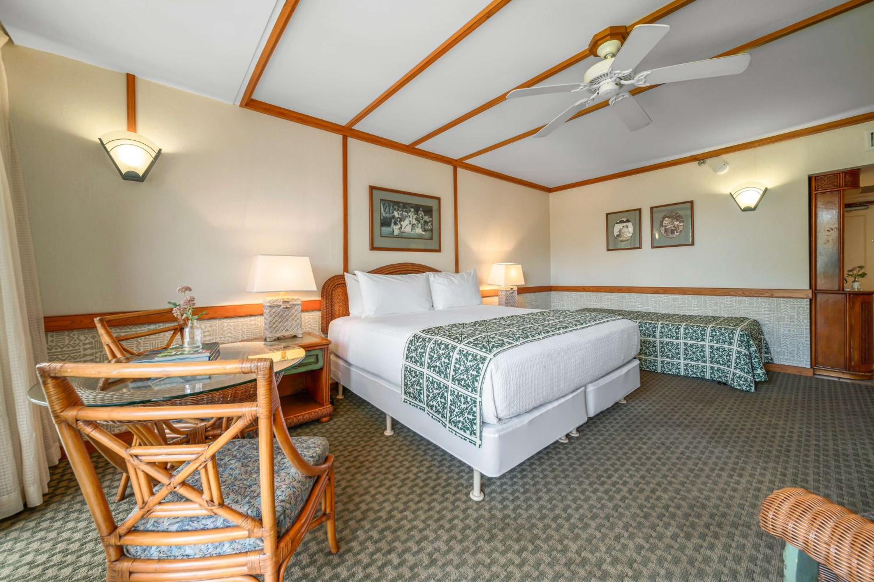 Signature Courtyard Junior Suite 1 King Bed