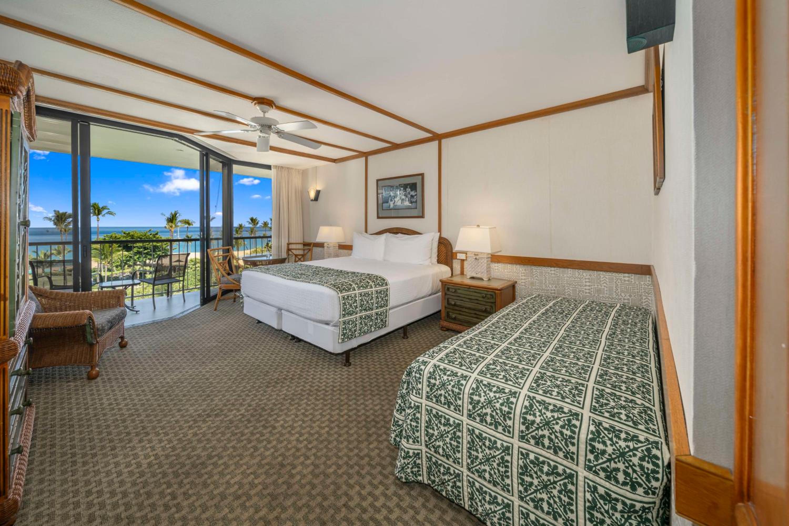 Signature Ocean View 1 King Bed thumbnail 6