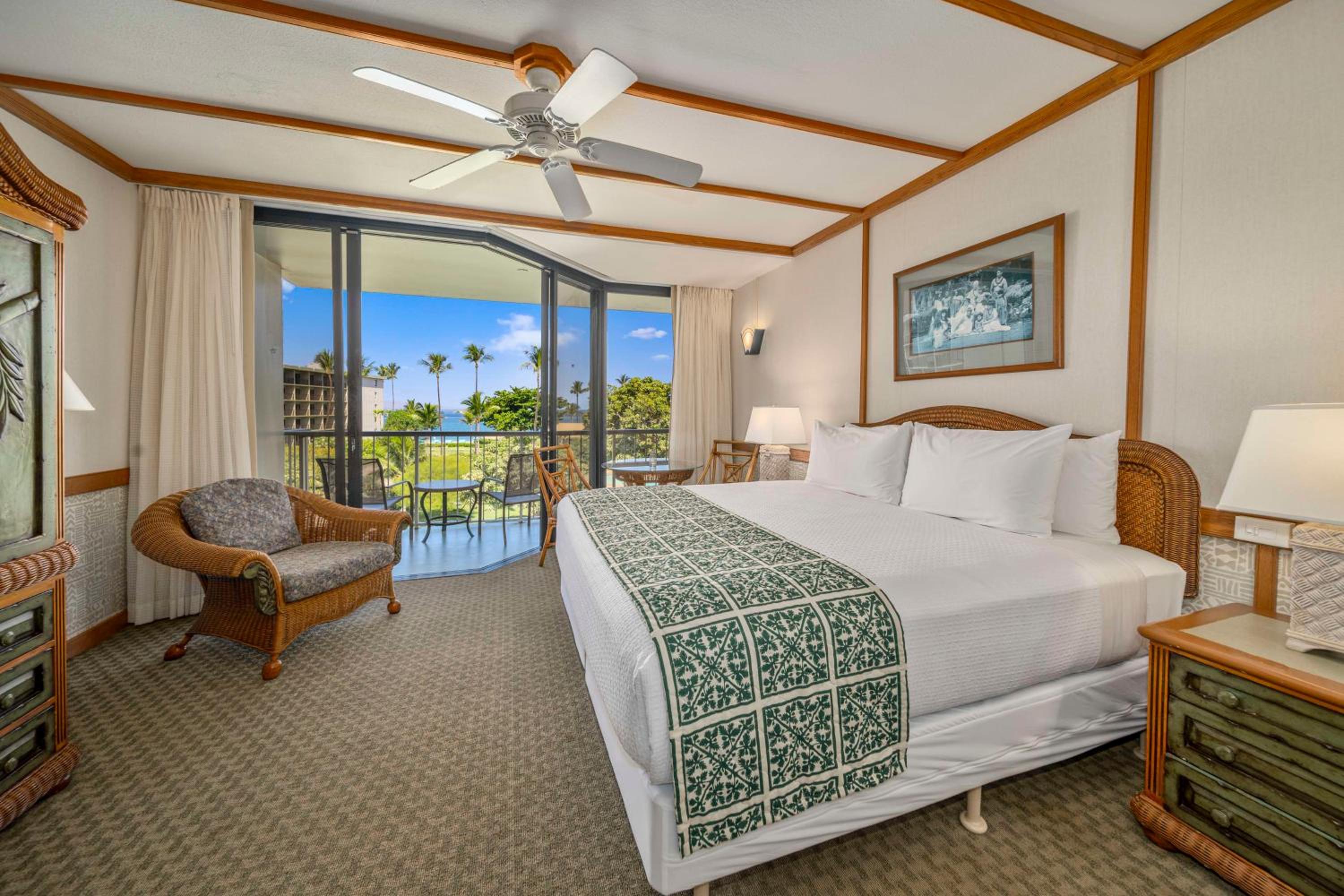 Signature Partial Ocean View 1 King Bed