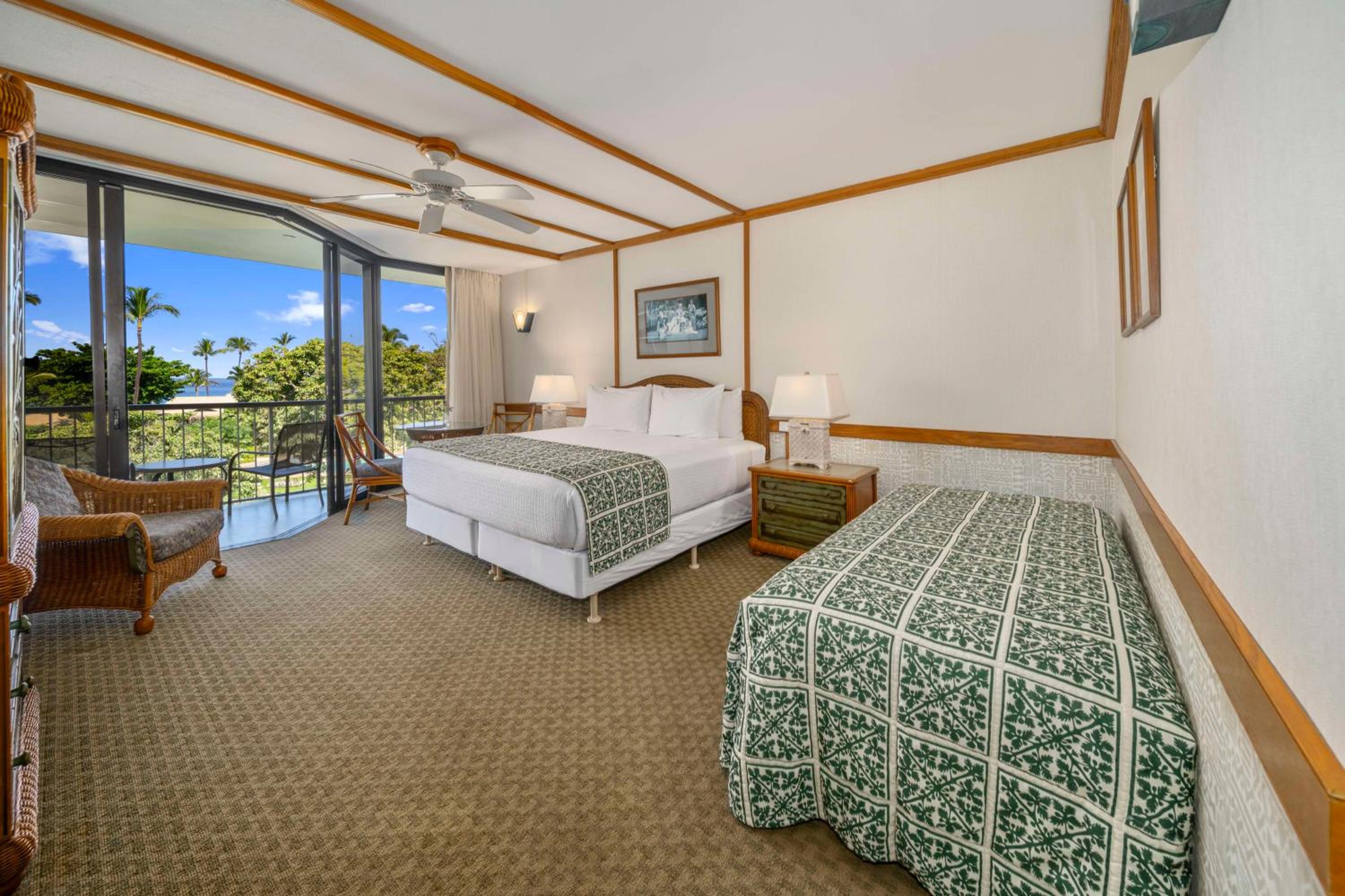 Signature Partial Ocean View 1 King Bed thumbnail 5