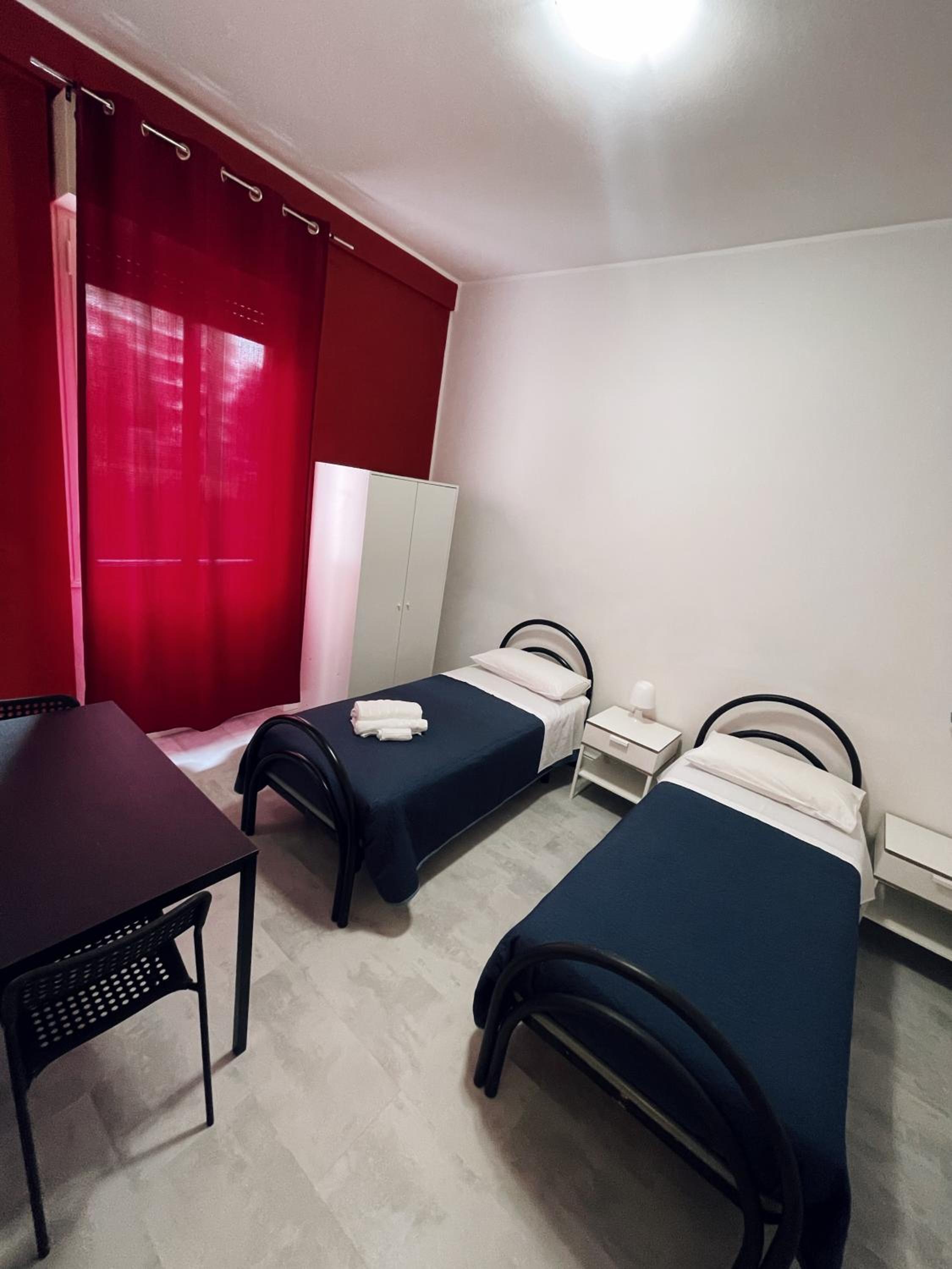 Twin Room with Private Bathroom photo 1