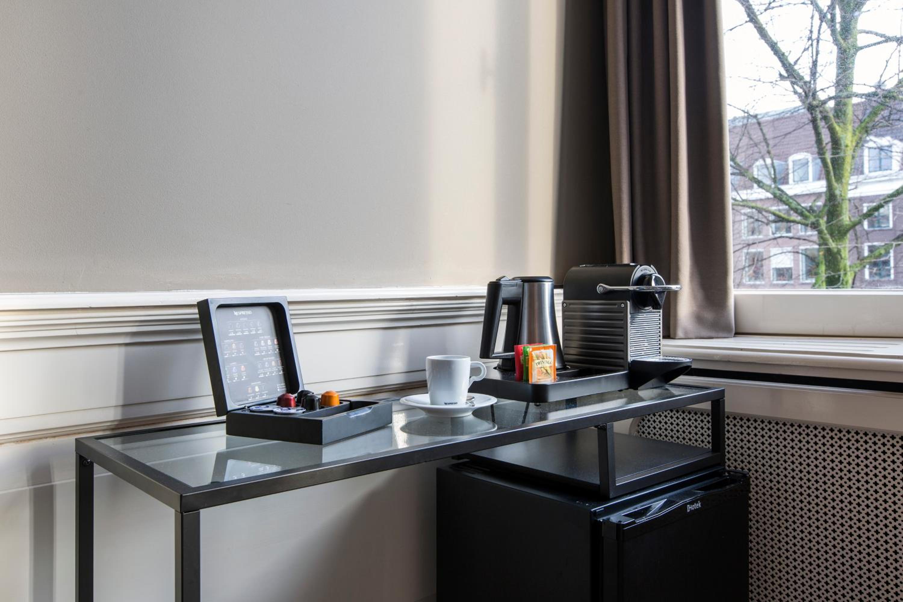 Deluxe Double Room XL with Canal View photo 2