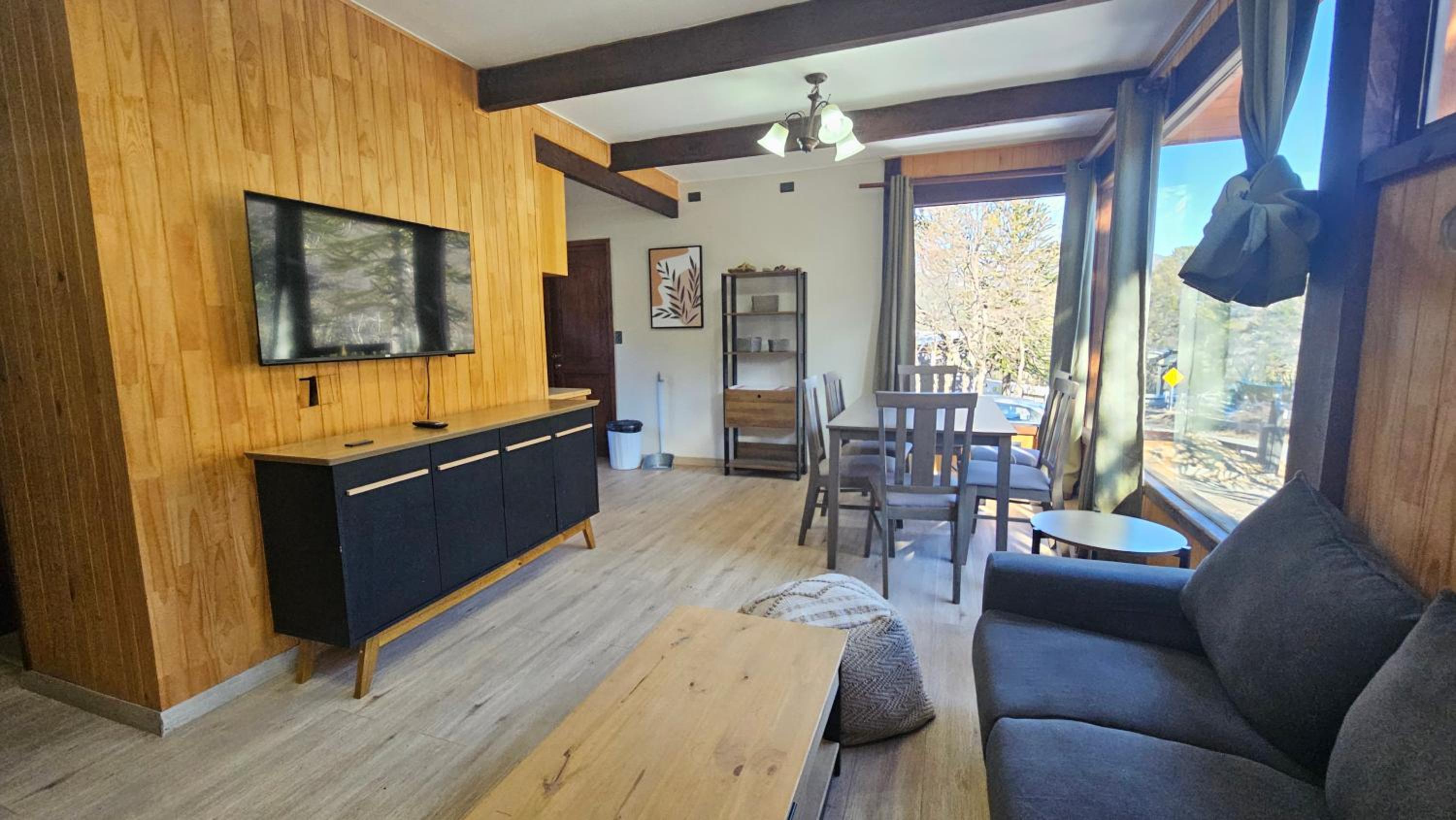 Three-Bedroom House photo 2