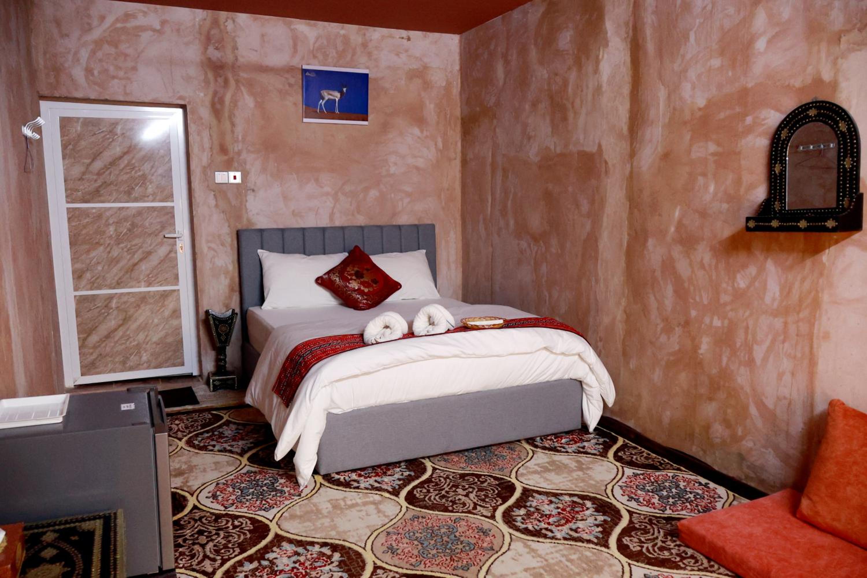 Double Room - Photo 7