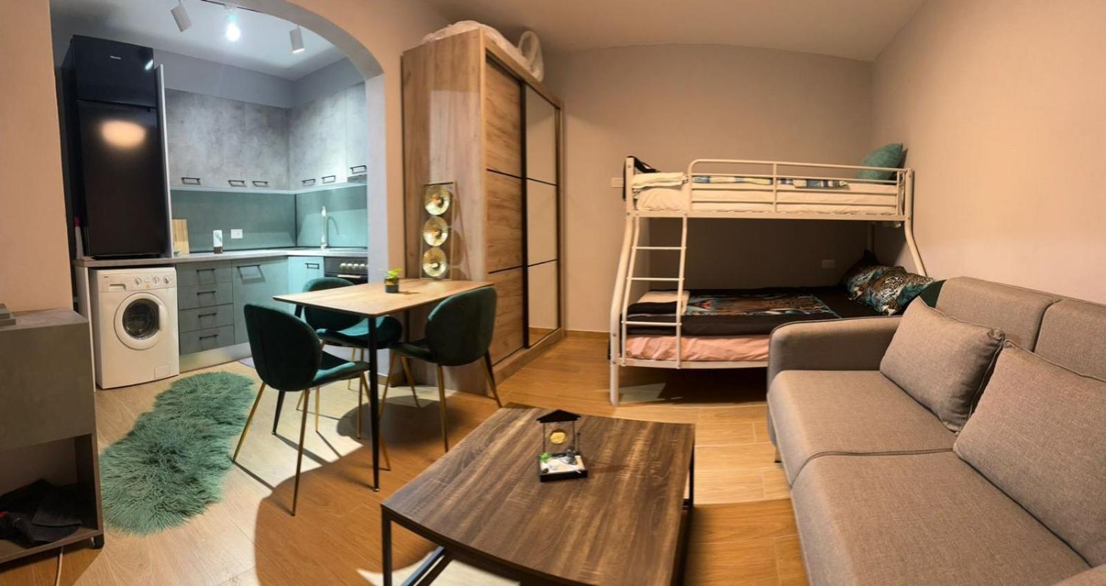 One-Bedroom Apartment