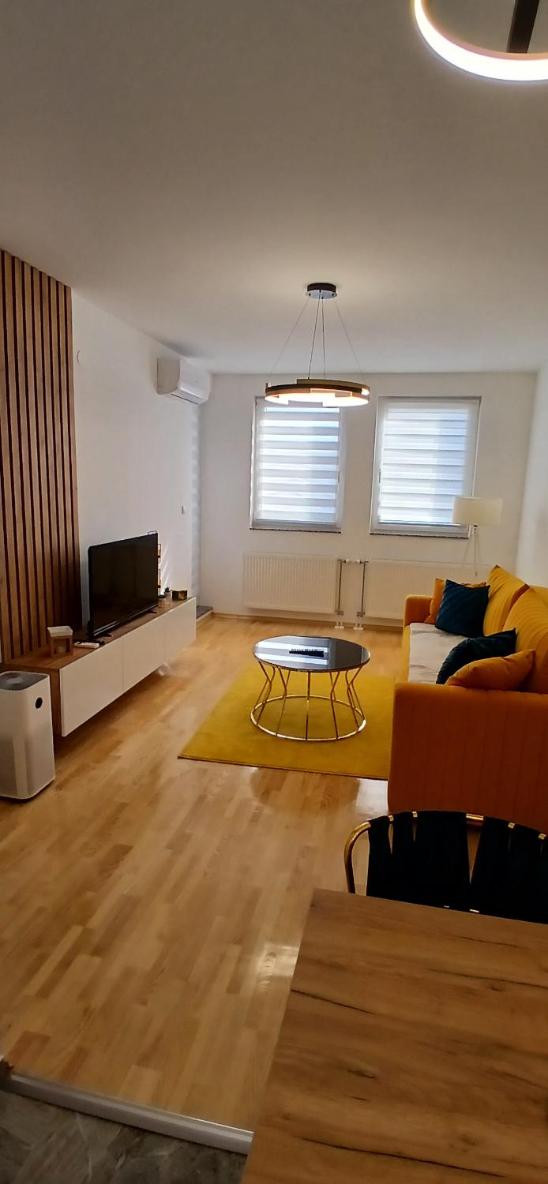 One-Bedroom Apartment photo 1