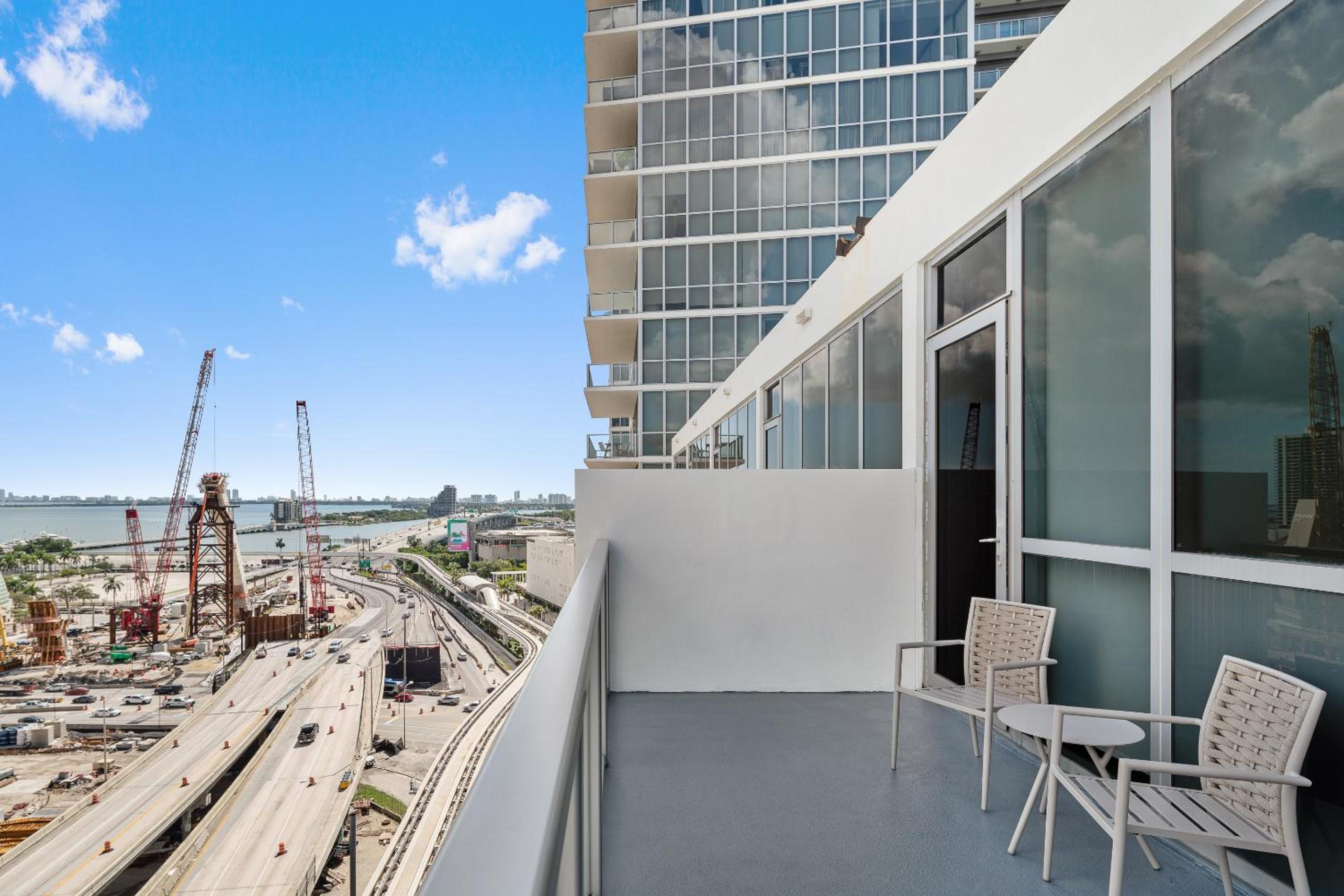 City View King with Balcony photo 3