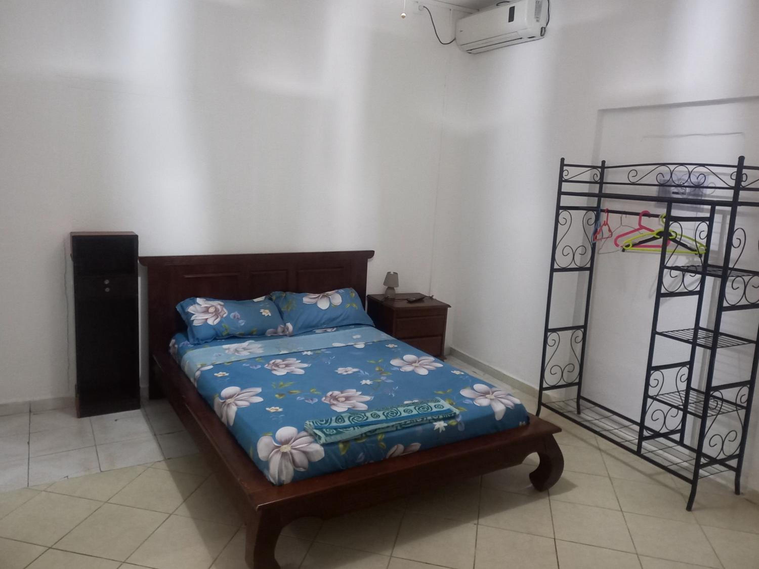 Family Room with Private Bathroom photo 2