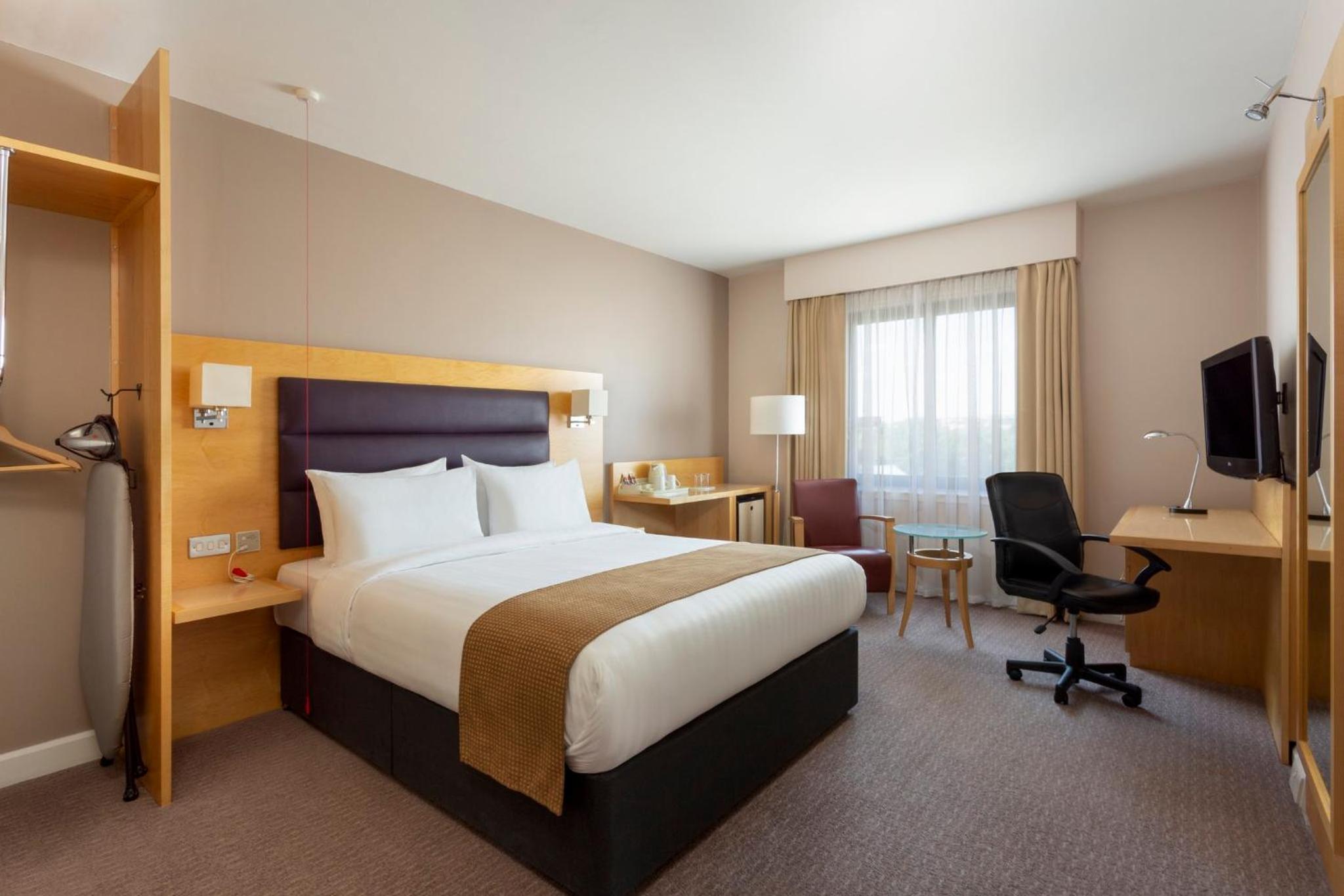 Standard Double Room - Disability Access - Photo 1